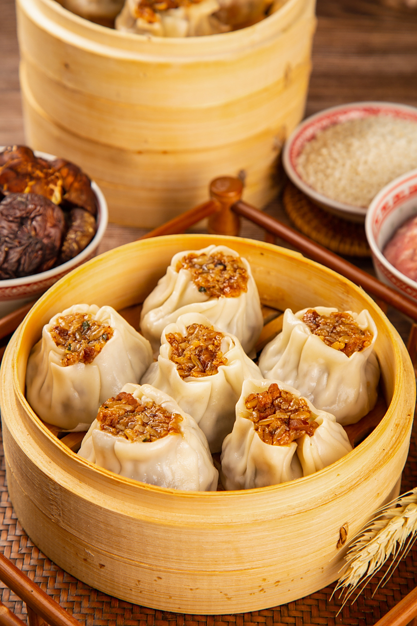 注意合理搭配饮食,享受健康美味.[原文:香菇猪肉烧麦,让你