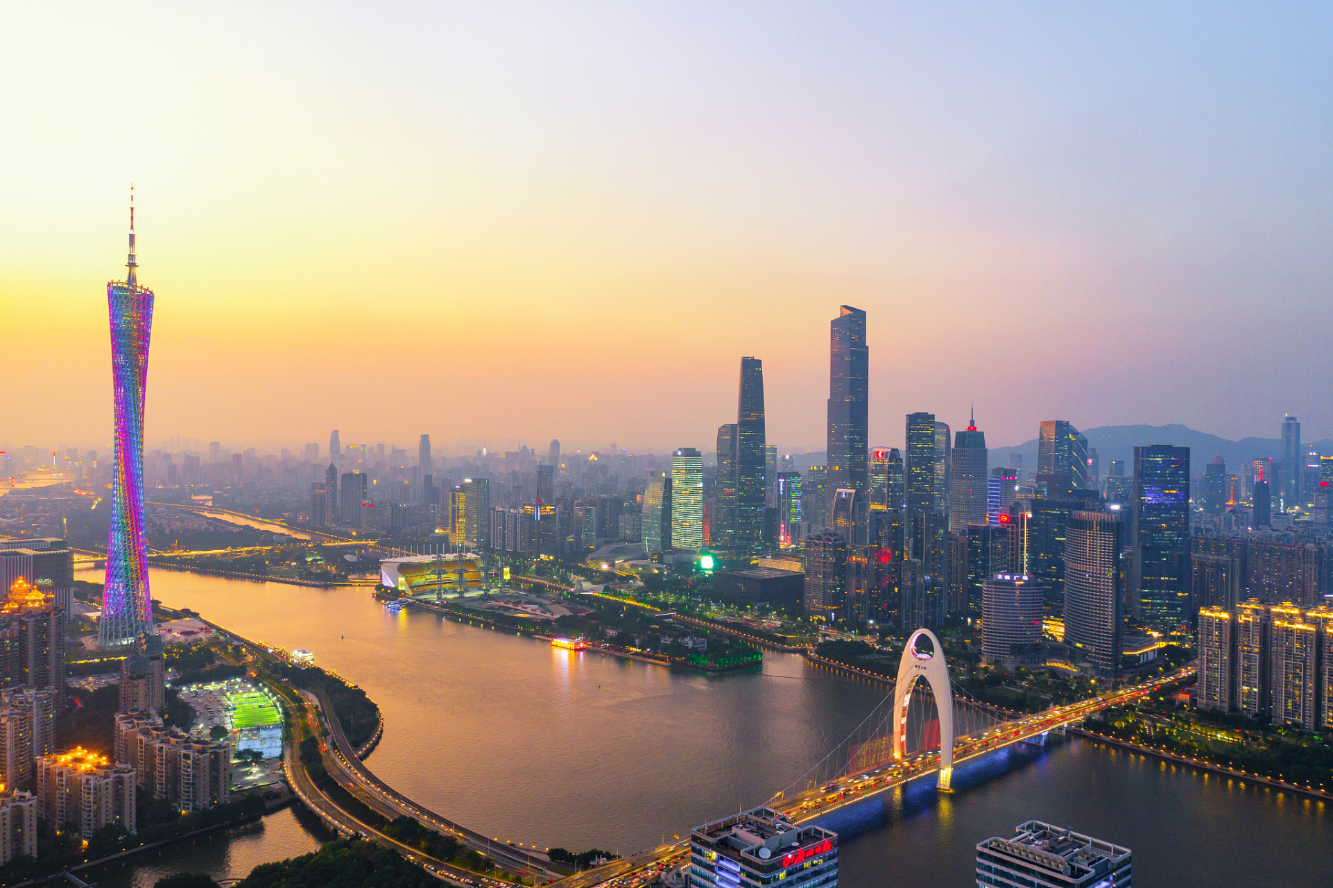 广州塔高空探险:360度俯瞰羊城美景 暑假到了,不妨带上孩子们来一趟