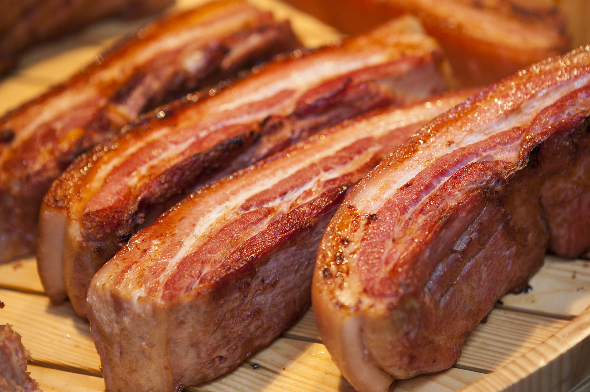 对于血脂高的人来说,控制饮食是非常重要的.