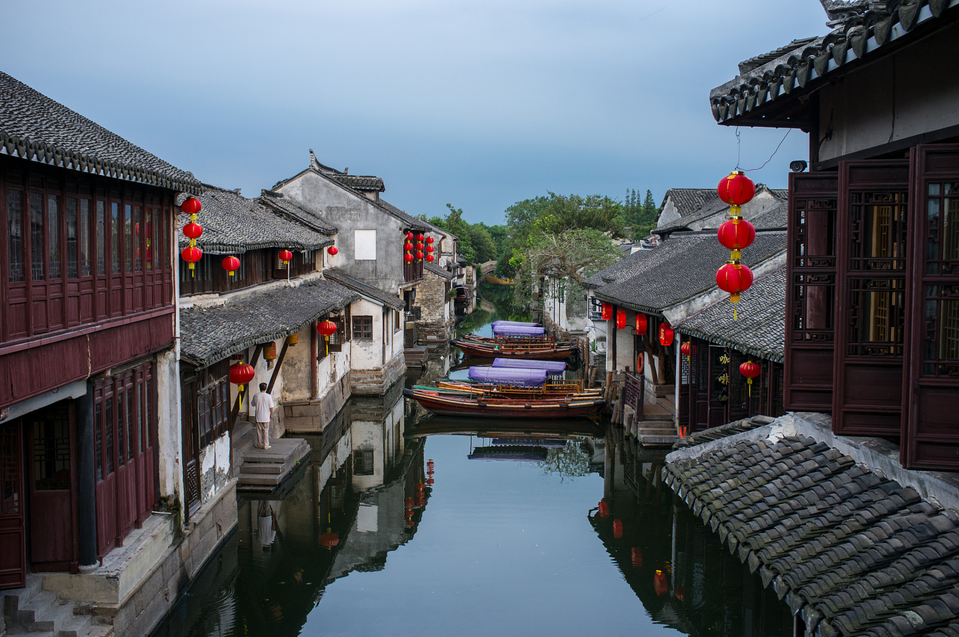 周庄,这个被誉为"中国水乡古镇的明珠"的地方,坐落在苏州市昆山市.