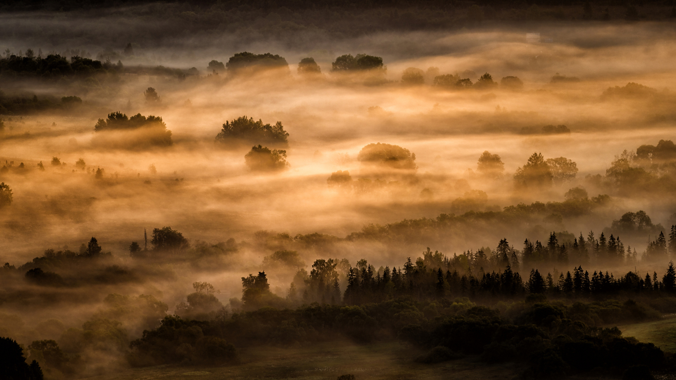 虚无缥缈,意思是隐隐约约,若有若无的样子;形容空虚渺茫;这个成语出自