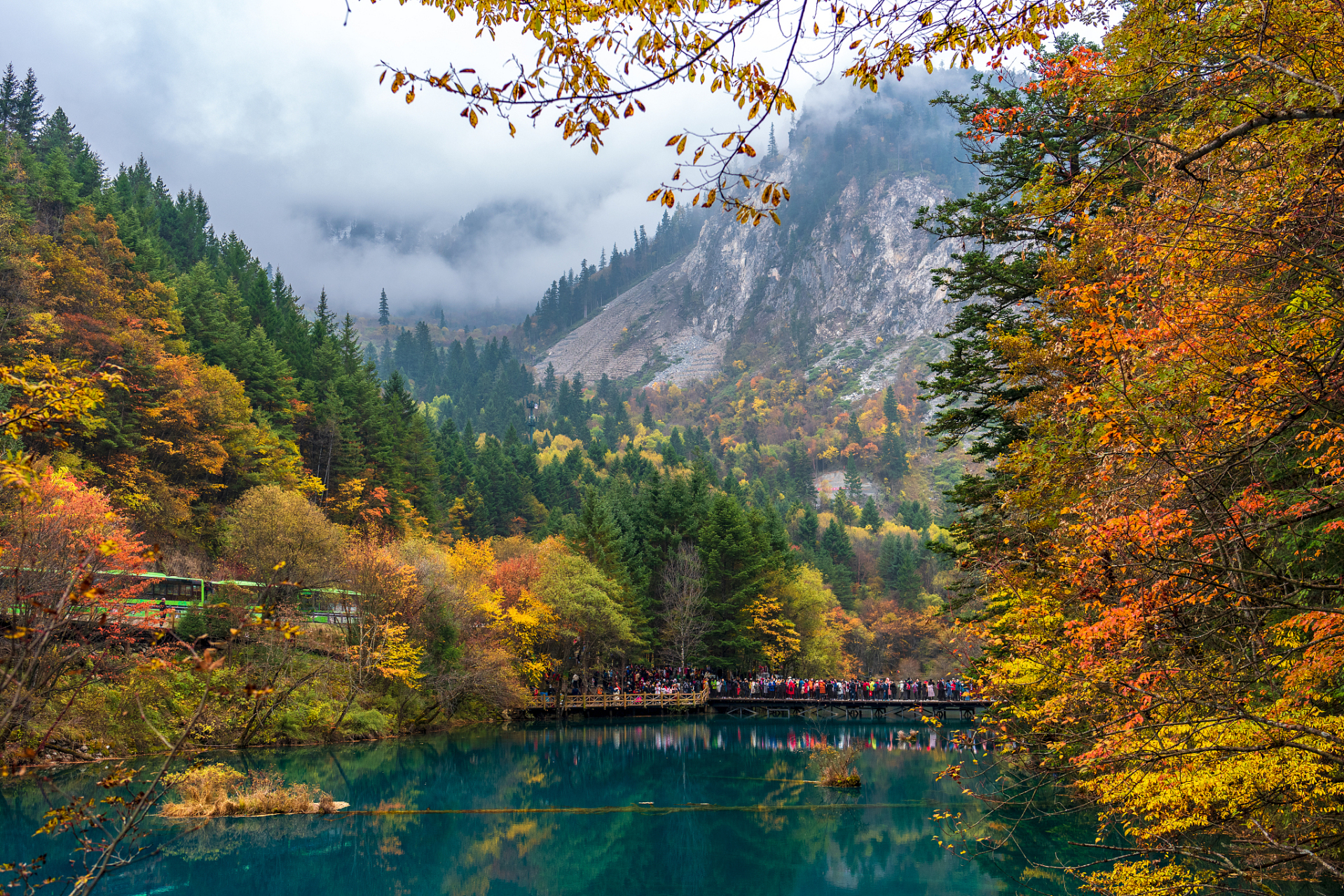 四川是一个充满魅力的旅游胜地,有很多好玩的地方