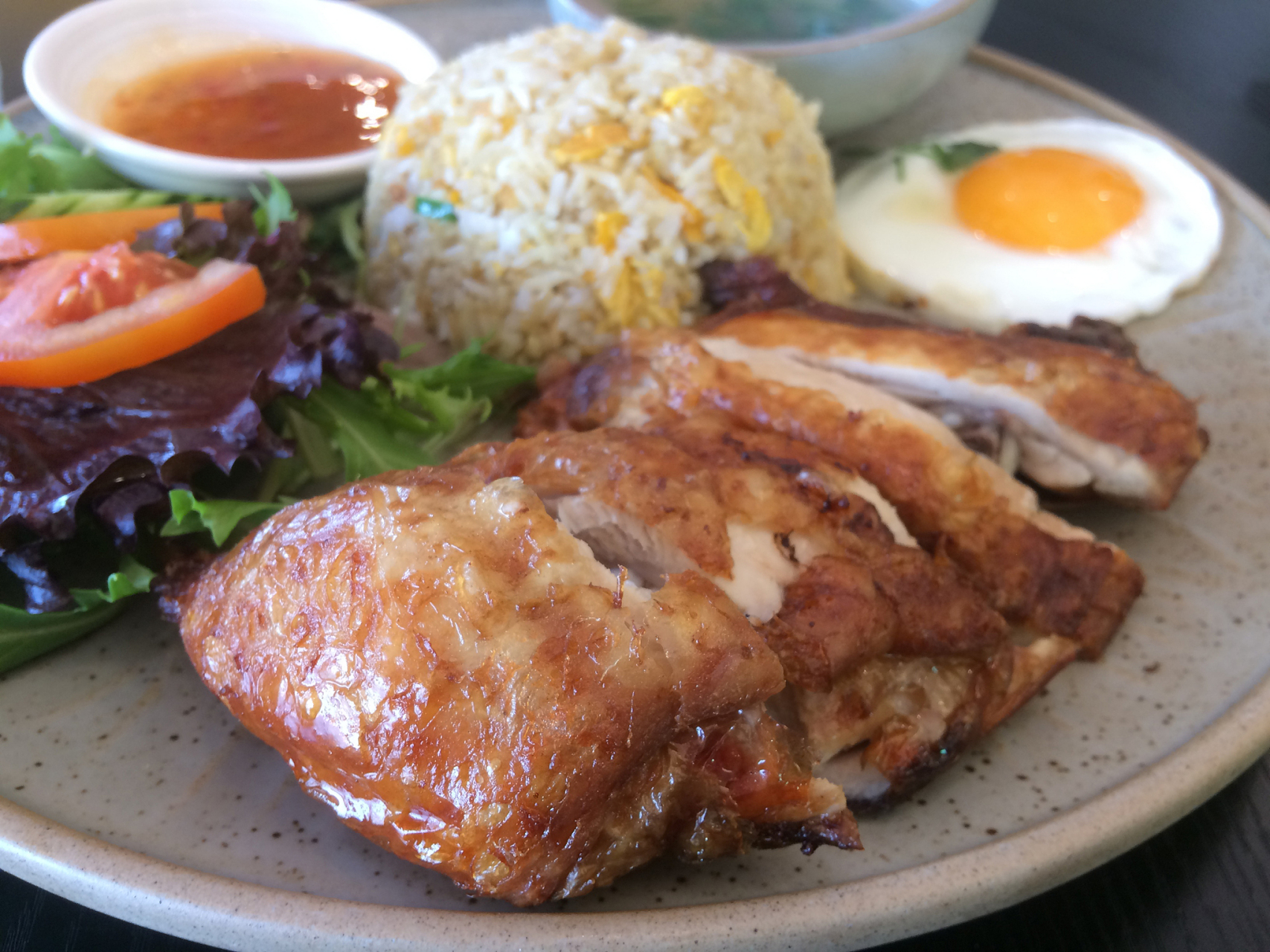 秋日生活创作季# 黑椒鸡腿饭,一道让人回味无穷的家常美食.