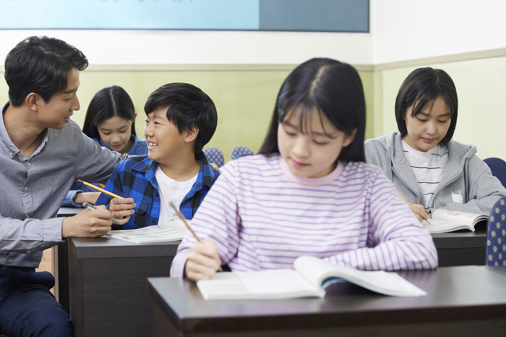 为了防止常立志,孩子在养成良好的学英语习惯时,可以从小事做起,不停