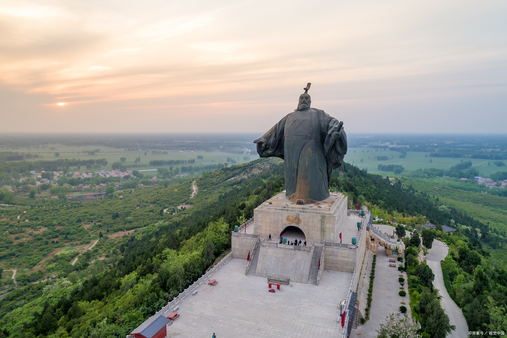 遂平縣:古房子國,漢為吳房縣,唐代李愬平吳元濟時,改遂平縣.