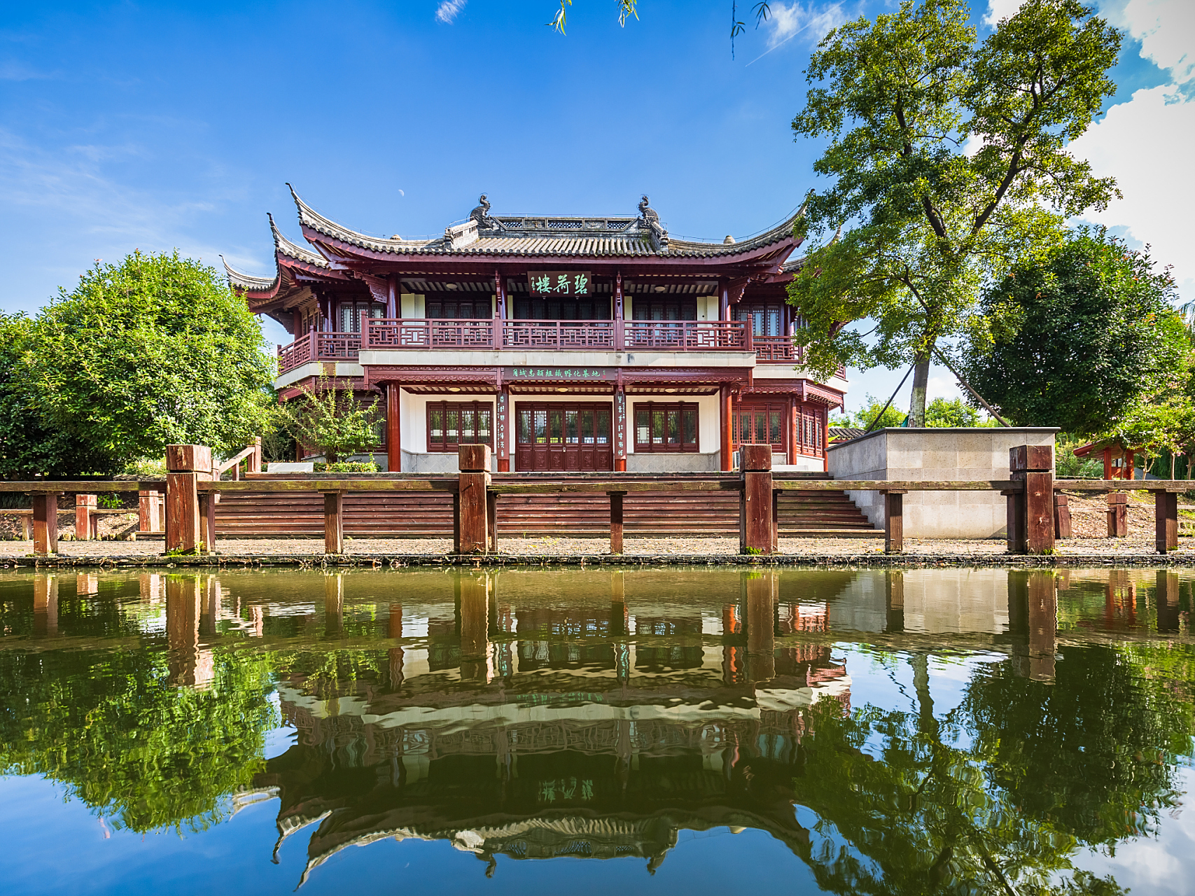 江苏镇江芙蓉楼,唐代王昌龄千古绝唱,送客思念 芙蓉楼送辛渐二首 唐代