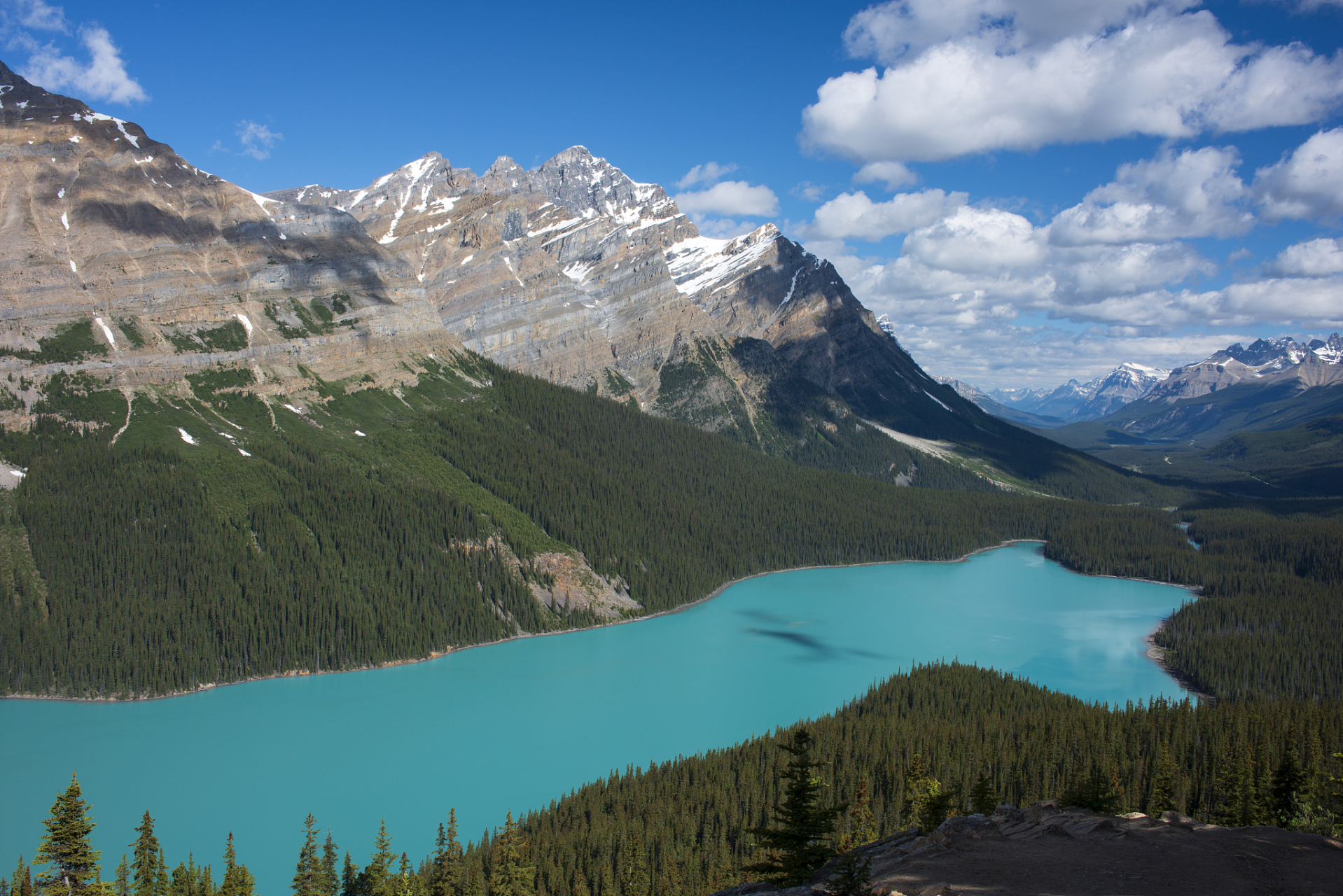 是美洲科迪勒拉山系在北美的主干,由许多小山脉组成,被称为北美洲的"