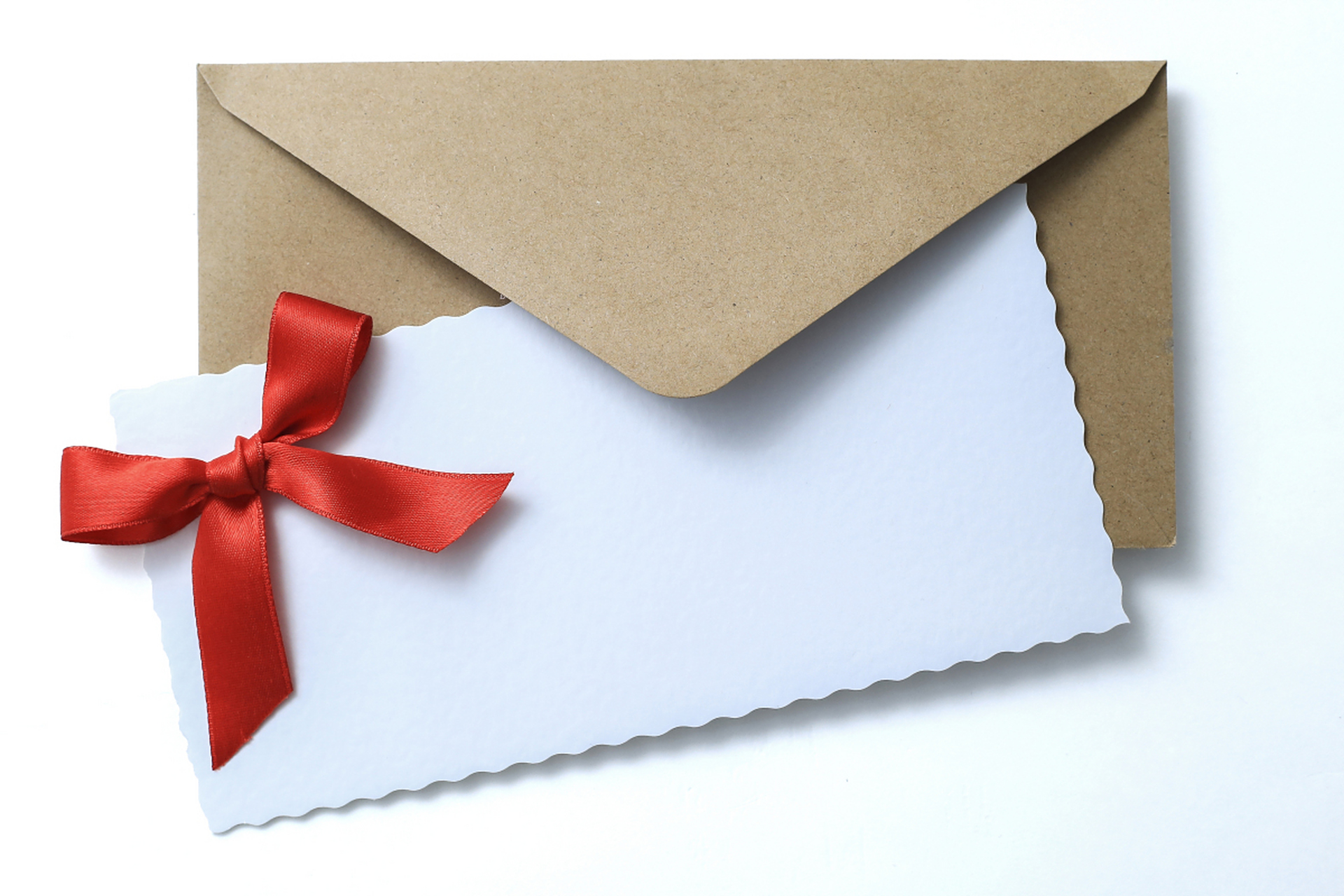 出自清代郭晖远之妻《寄夫》,说的是妻子在窗前拆开丈夫寄来的信封