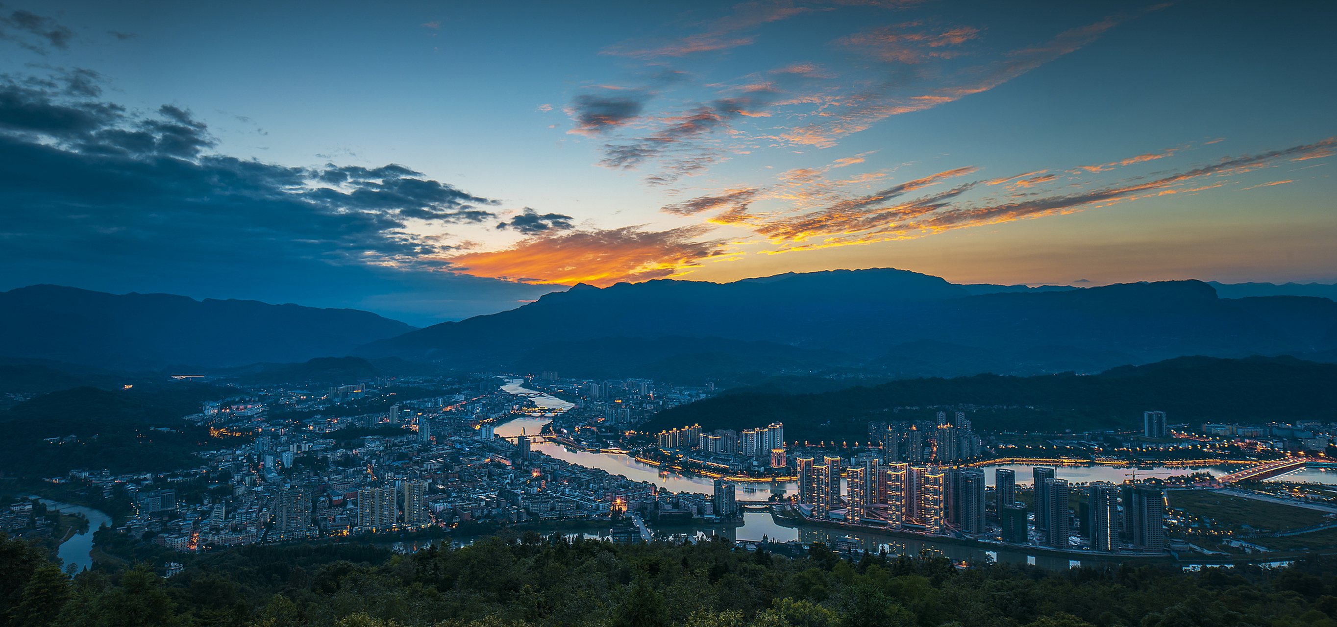 雅安市有一家未经营的新公司,需要将审批制施工劳务资质整体转让.