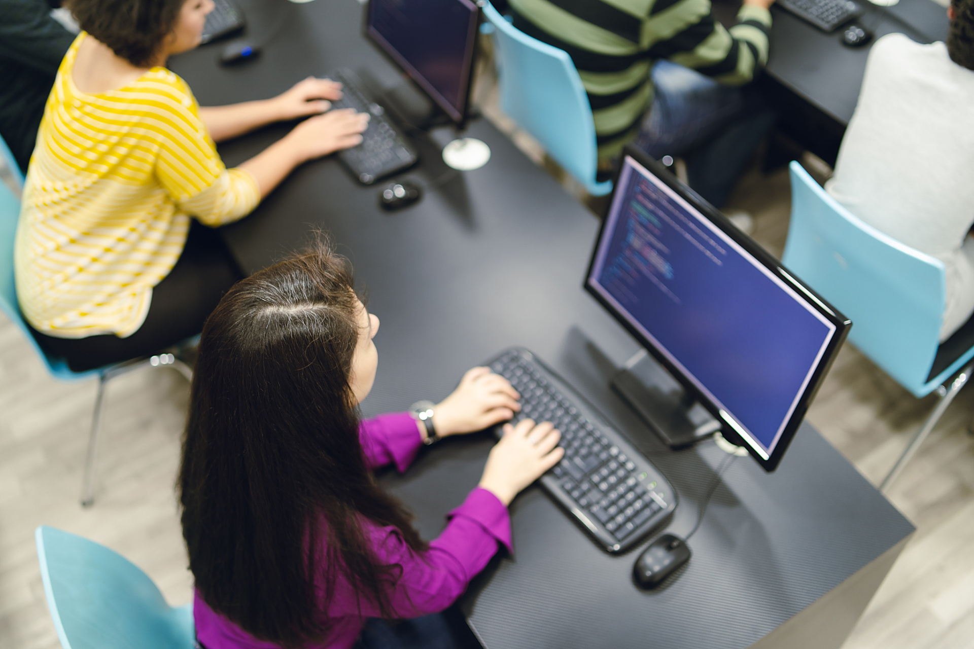 暑期公开课# 暑假上网课补习班是否靠谱,主要取决于多个因素,包括