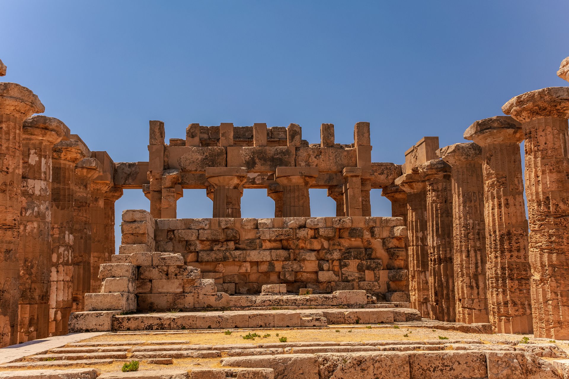 伊拉克有悠久的历史,两河流域(美索不达米亚)是世界古代文明的发祥地