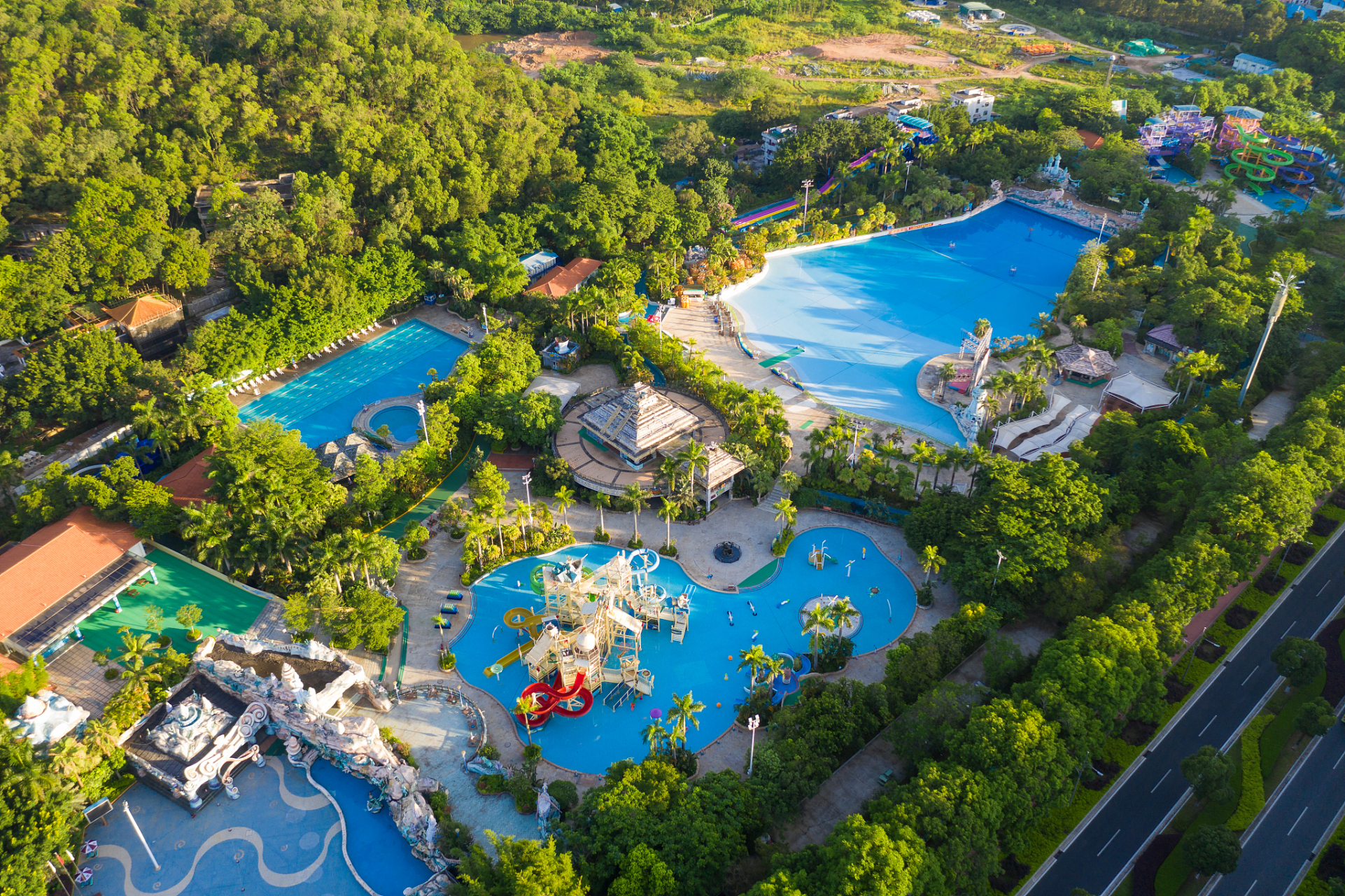 成都双流区麓湖水城景区是一个非常有趣的地方.