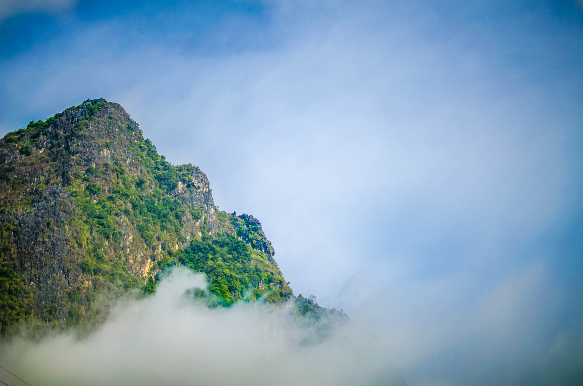 《心游太玄》古琴听后感   这是一首非常悠扬的古琴曲,给人留下了深刻