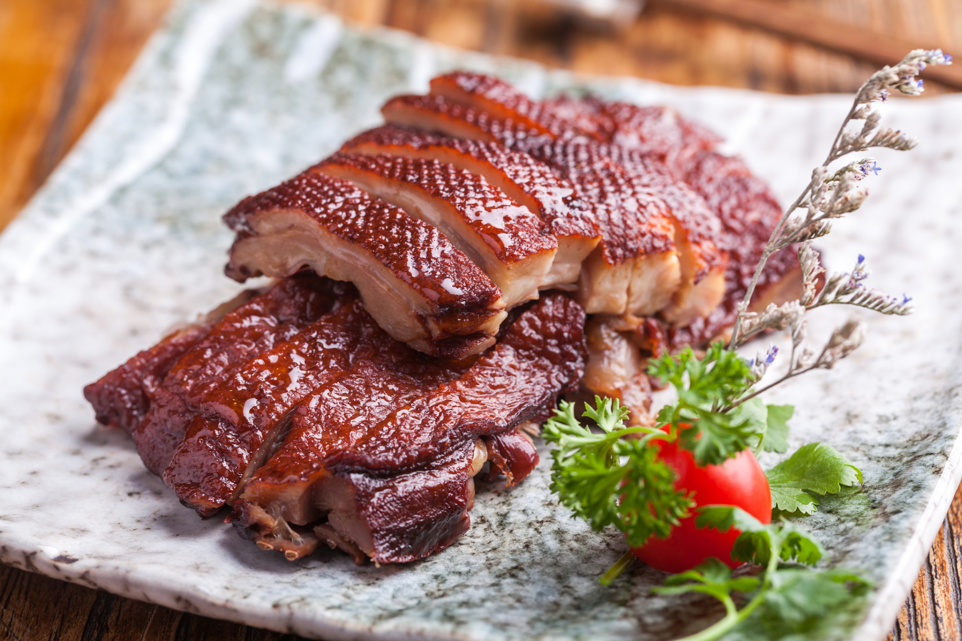 来杭州,必须品尝杭州酱鸭!