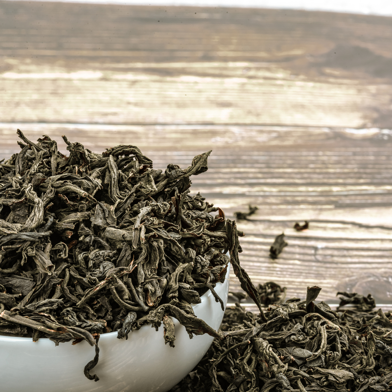 云南雪茶具有清热止咳,提神醒脑,帮助减肥排毒等功效与作用.