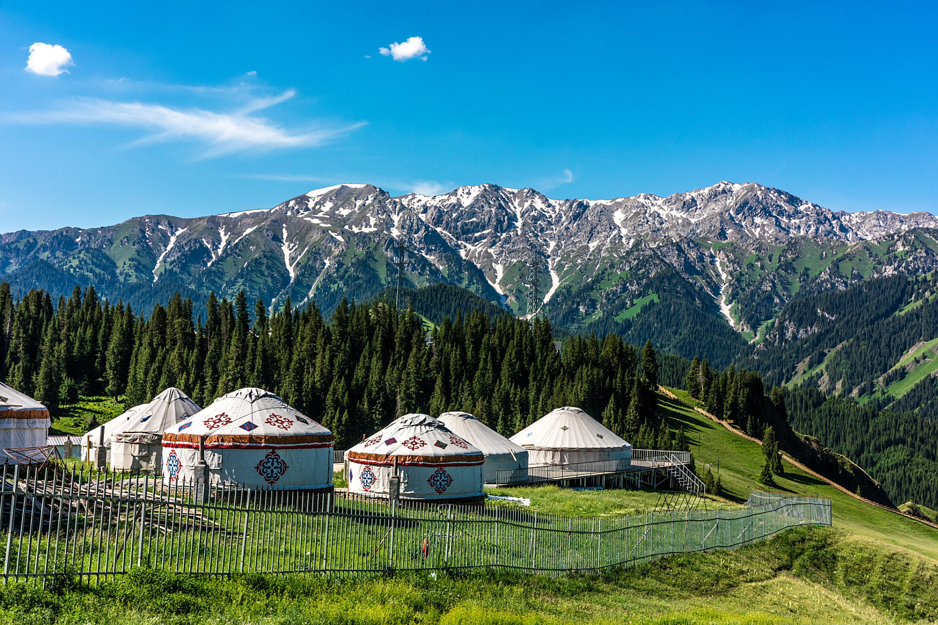 奇遇那拉提#那拉提塔五萨尼是新疆地区最具代表性的景点之一,每年
