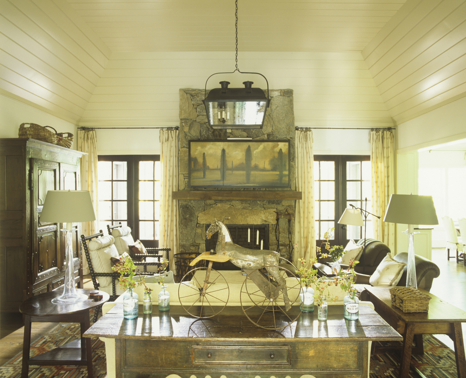 下面我们来了解一下美式乡村风格室内装修的基本要素和特点