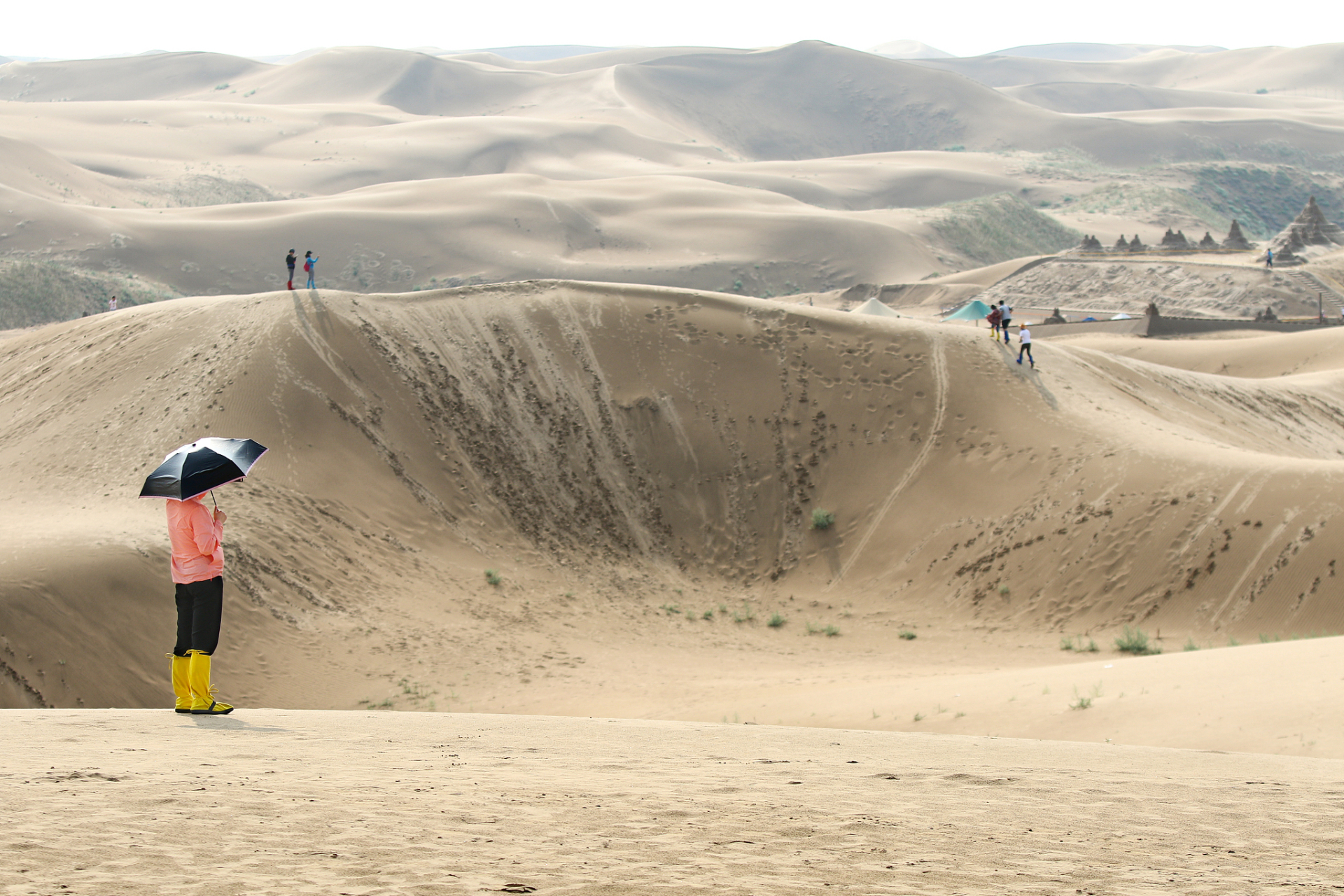 厚田沙漠位于江西省南昌市新建区厚田乡境内,是中国最大的沙漠景区之