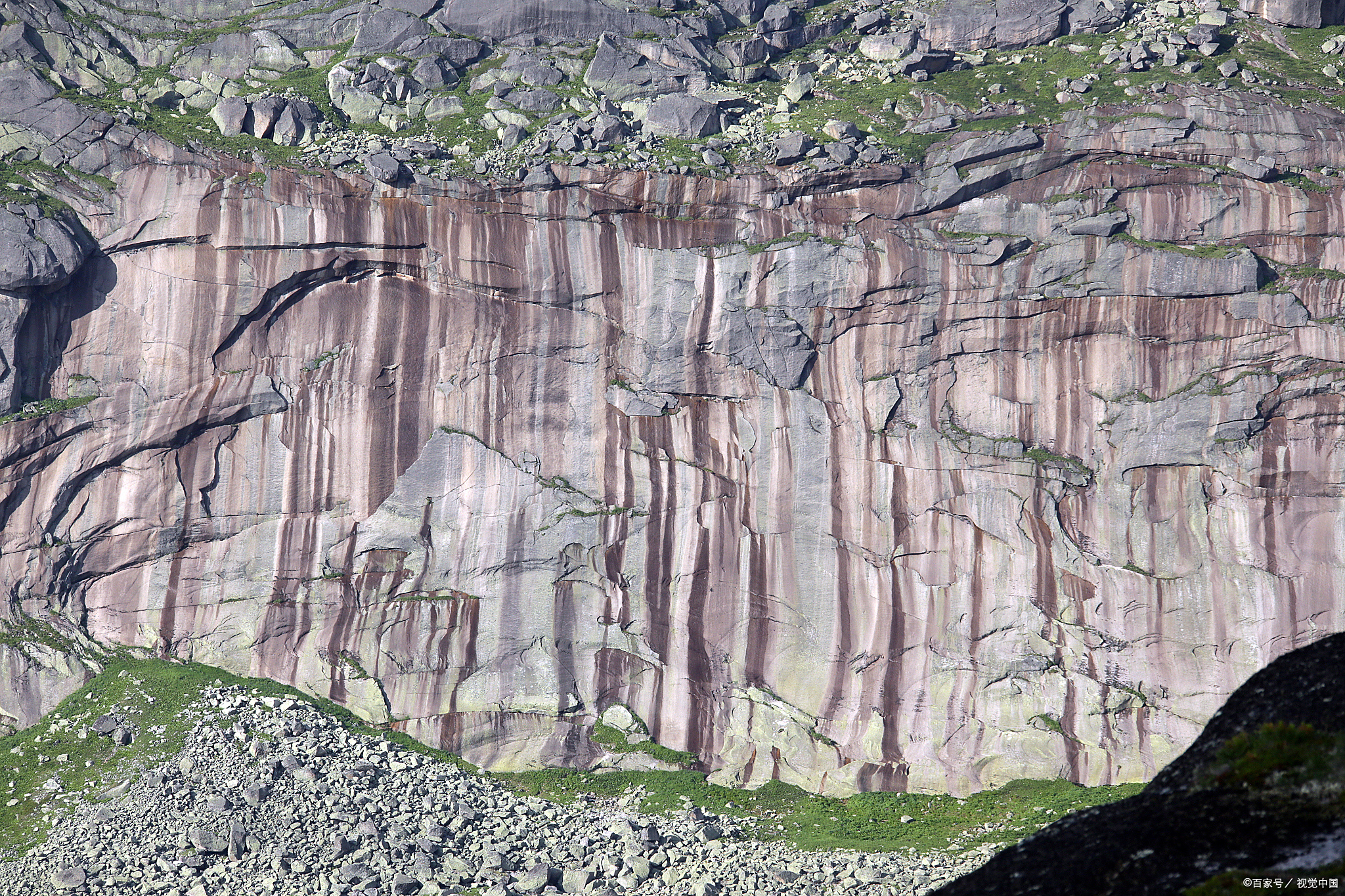 攀枝花市的格萨拉绿石林,这片天然地质奇观,宛如外星球表面般震撼人心