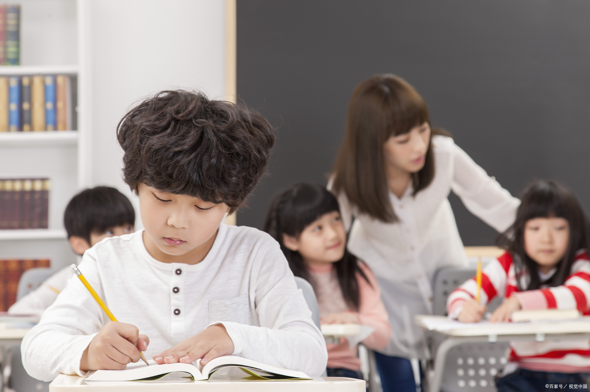 孩子学习不好怎么办?家庭教育揭示了培养优秀学生的秘诀