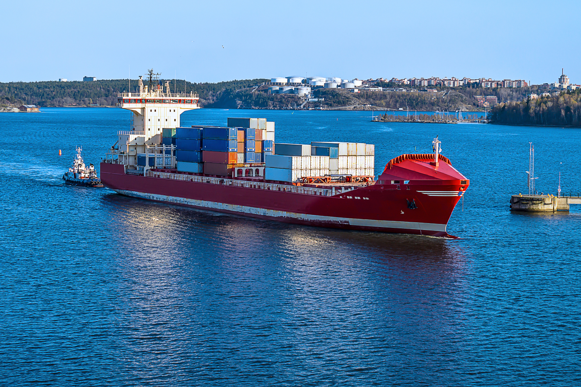 3亿美元,仅为去年同期的一半左右.