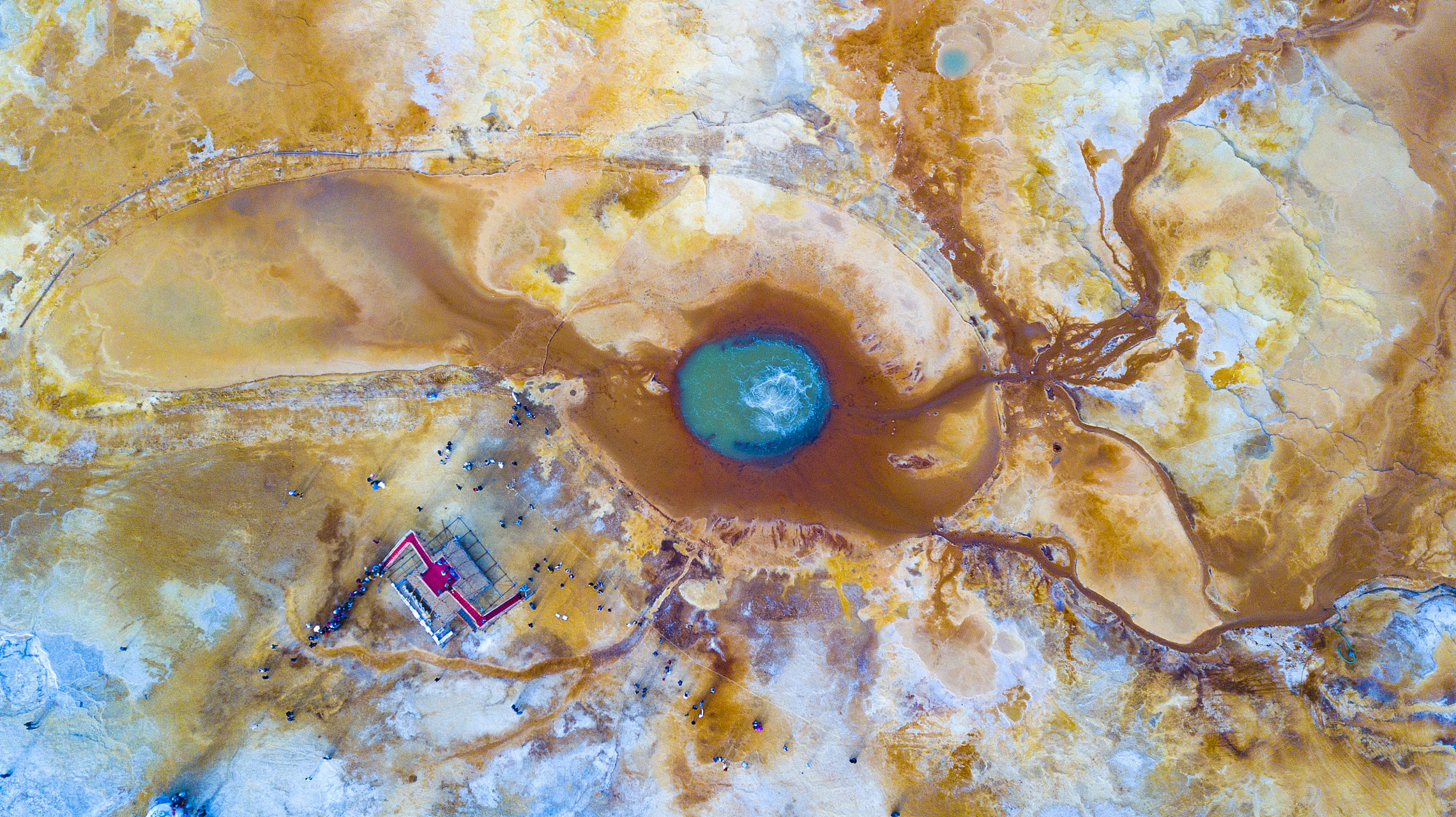 "撒哈拉之眼"的发现过程堪称传奇.