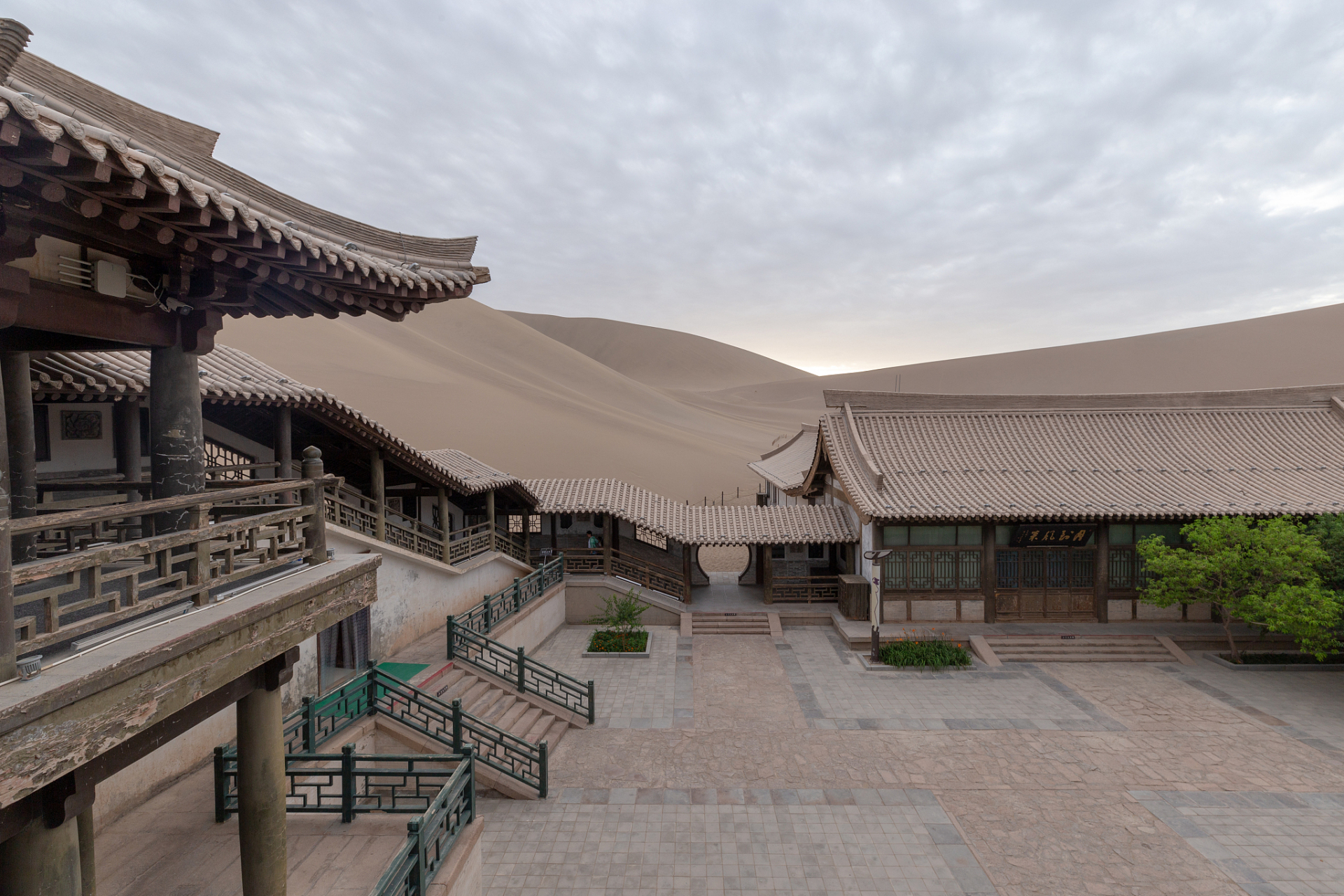 嬉行记# 在敦煌的历史长河中,敦煌历史博览园如一颗夺目明珠般祆谮