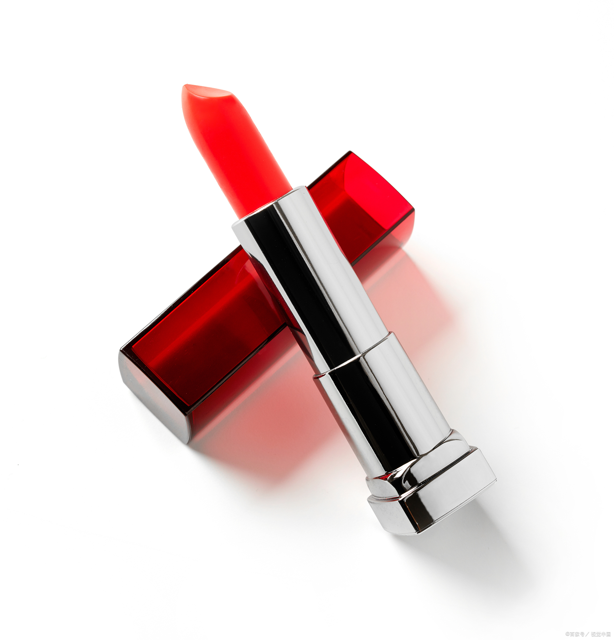 每当我打开口红的那一刻,仿佛整个世界都变得绚烂起来.