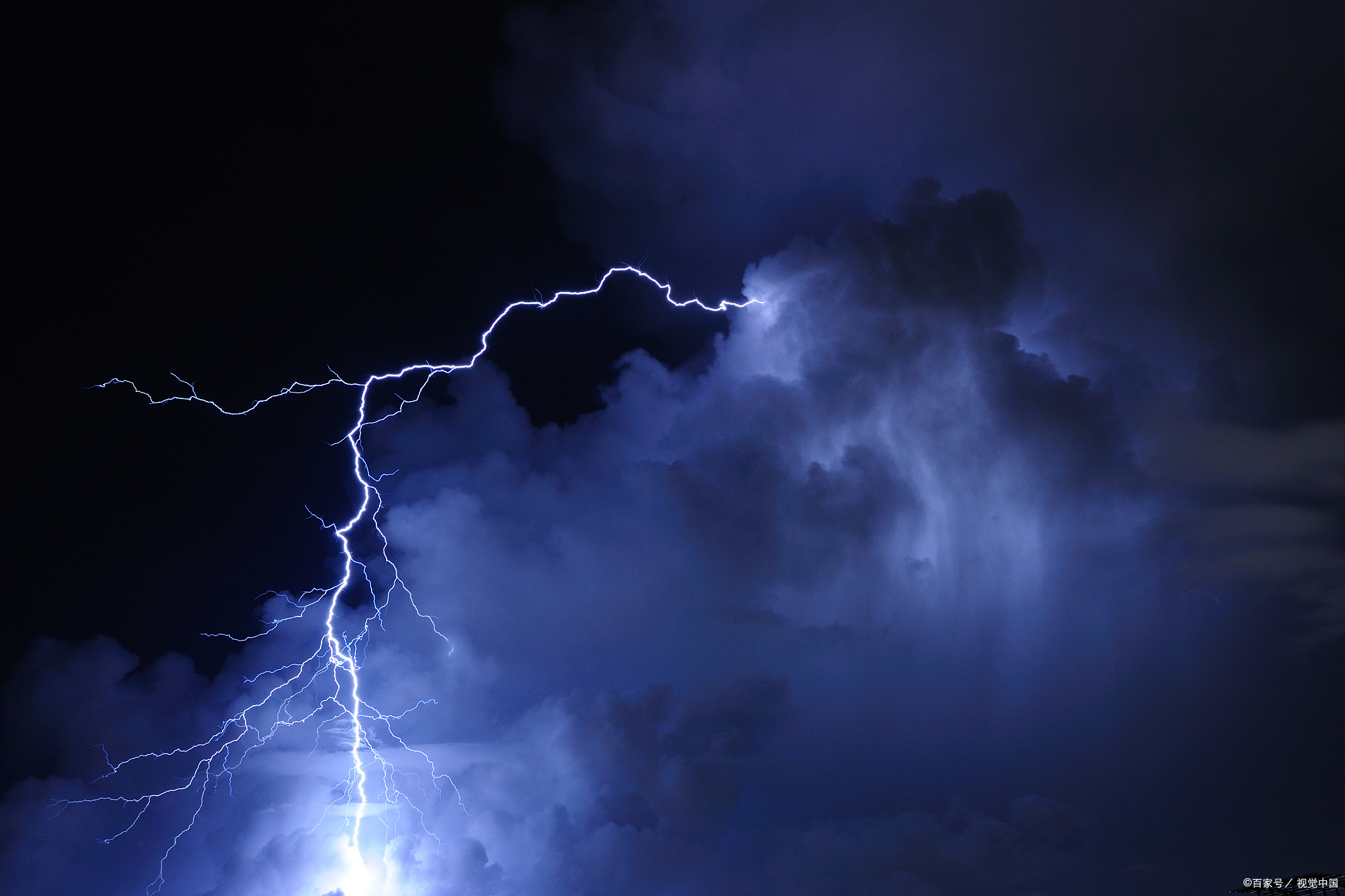 抚州现12级雷雨大风?动静这么大,哪位修仙的在渡劫飞升么?