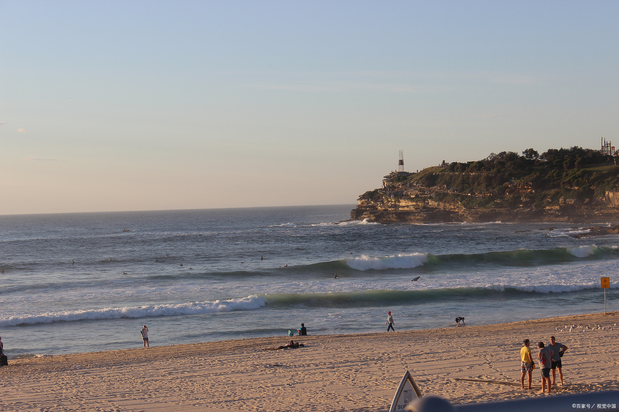 金石滩位于大连市东北部,三面环海,四季分明,气候宜人.