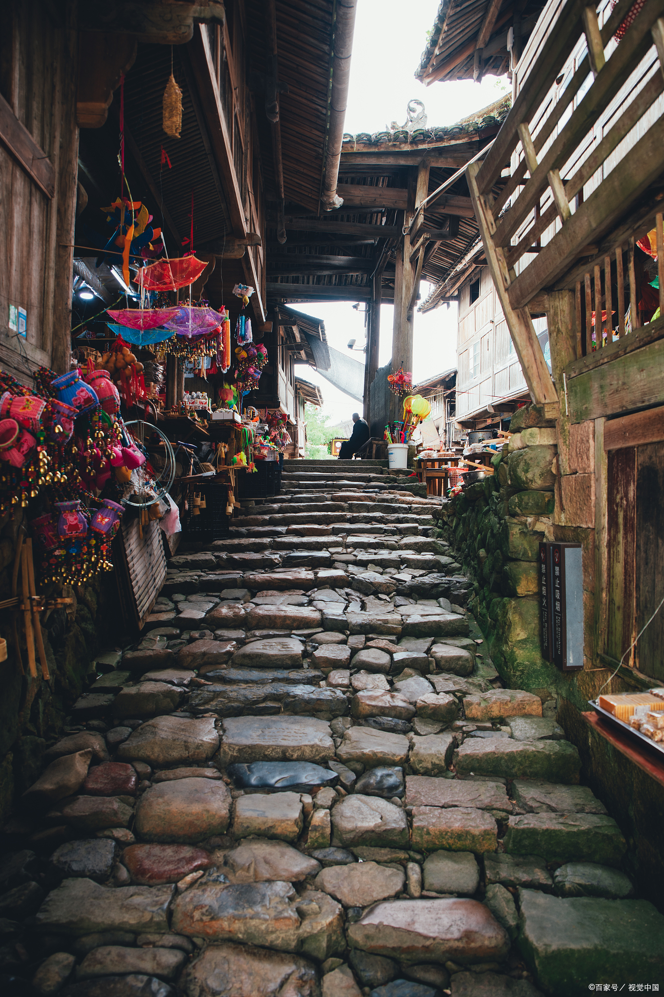 松桃附近旅游景点推荐: 1.