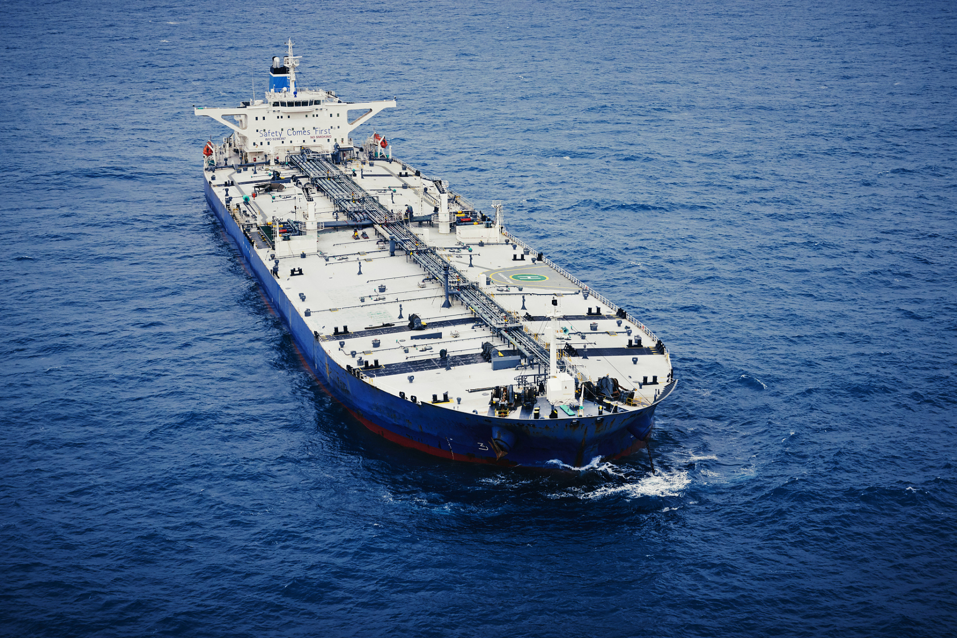 我国为伊朗建造的5艘100万吨超大型油轮在大连开工,打破了日本,韩国在