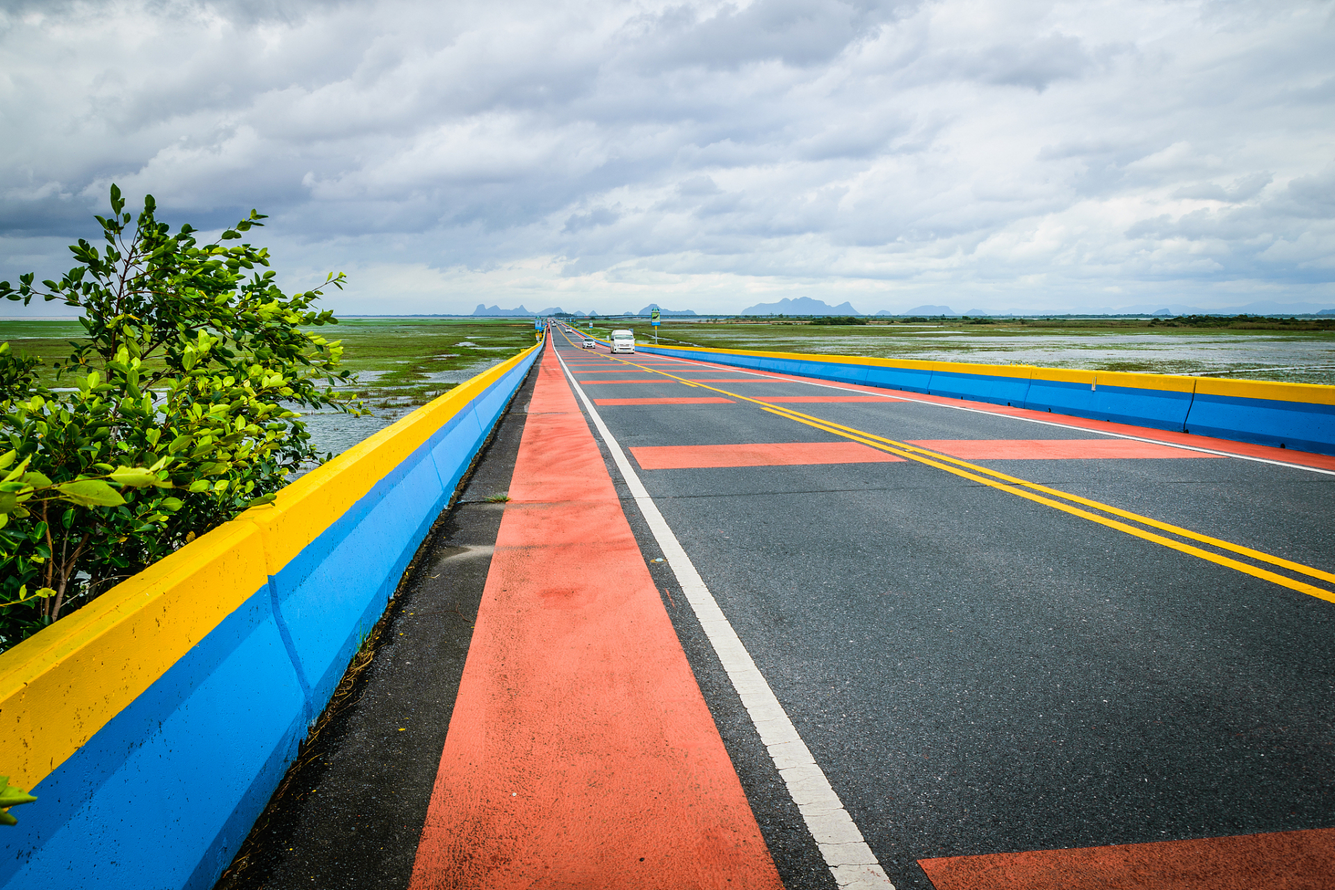 嬉行记# 北海彩色公路,这条绚丽多彩的公路源自于一个富有传奇色驳哪