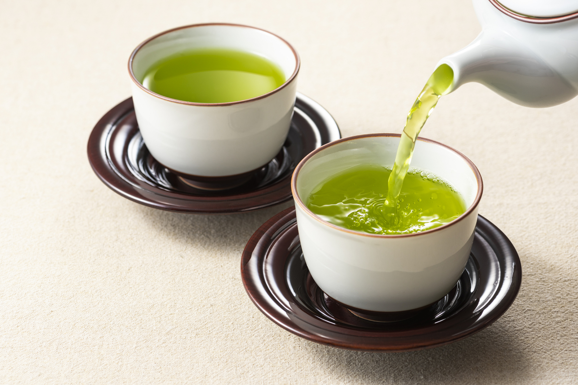 现代年轻人大多不喜茶,追求刺激和痛快,认为喝茶需要心境.