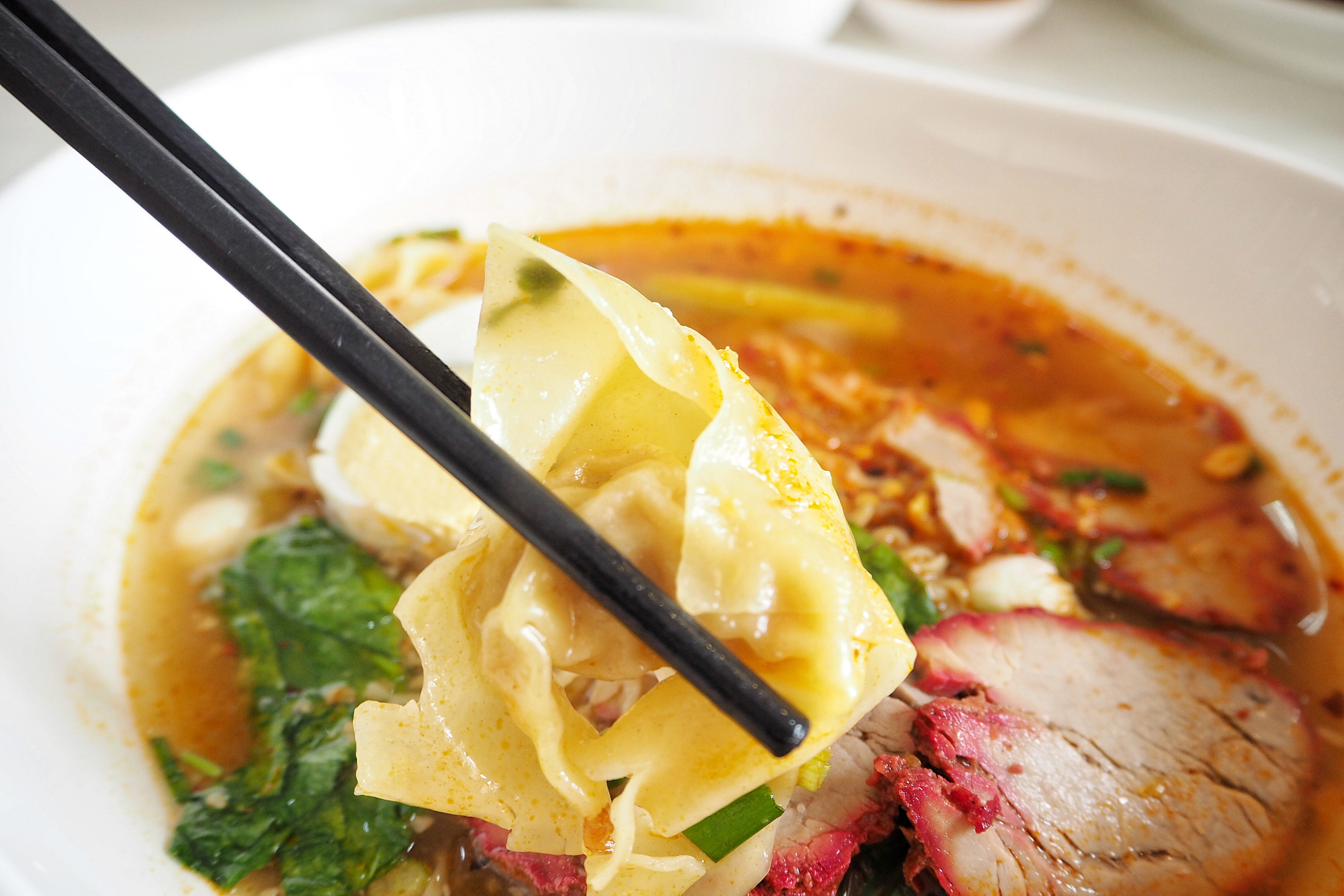 腊汁肉揪面片是陕西关中地区的特色小吃,源于一个村庄的偶然发现.