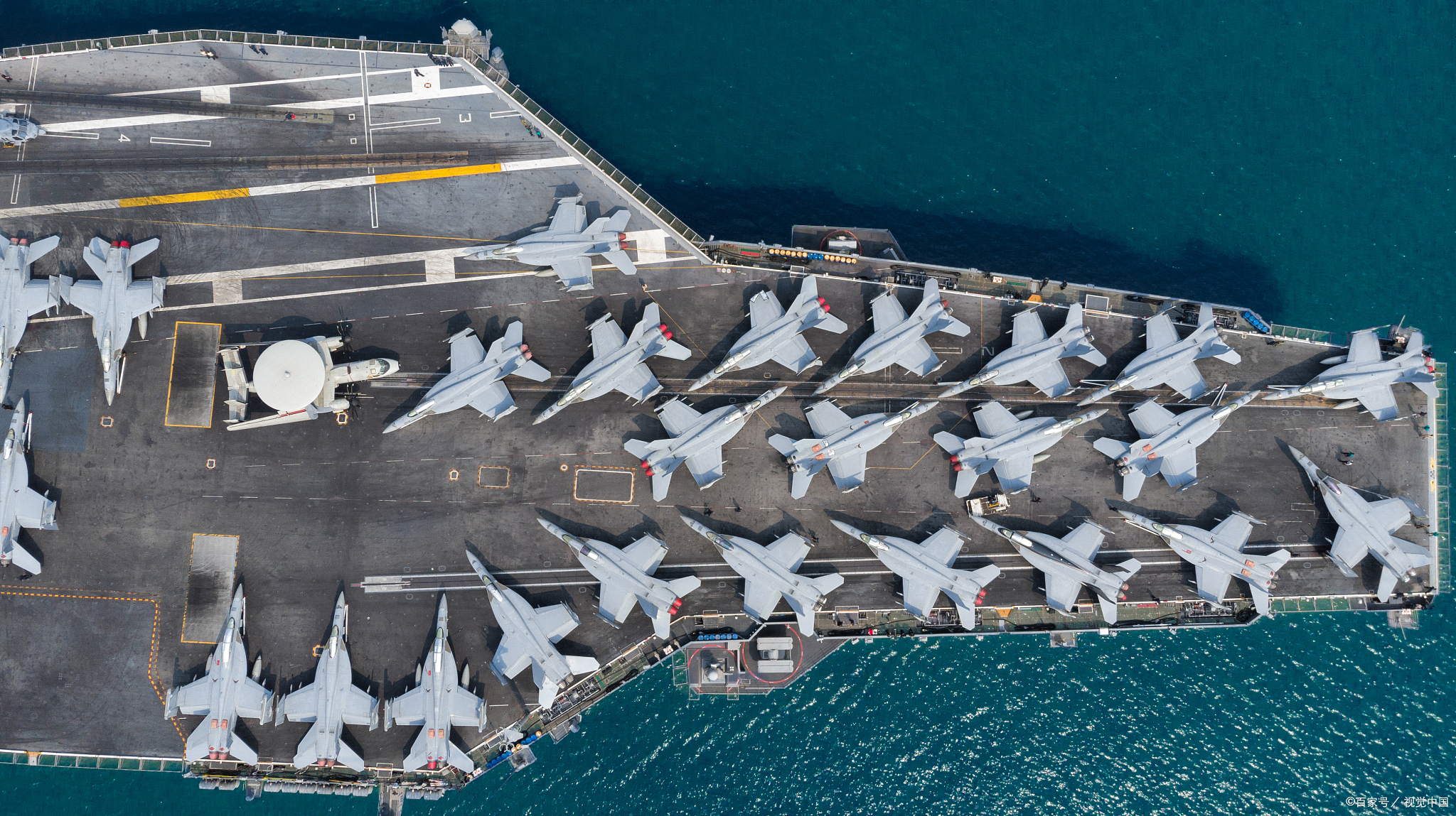 福特号航母上的电磁弹射,最初是4个并联的,但结果是太重了,重到对比