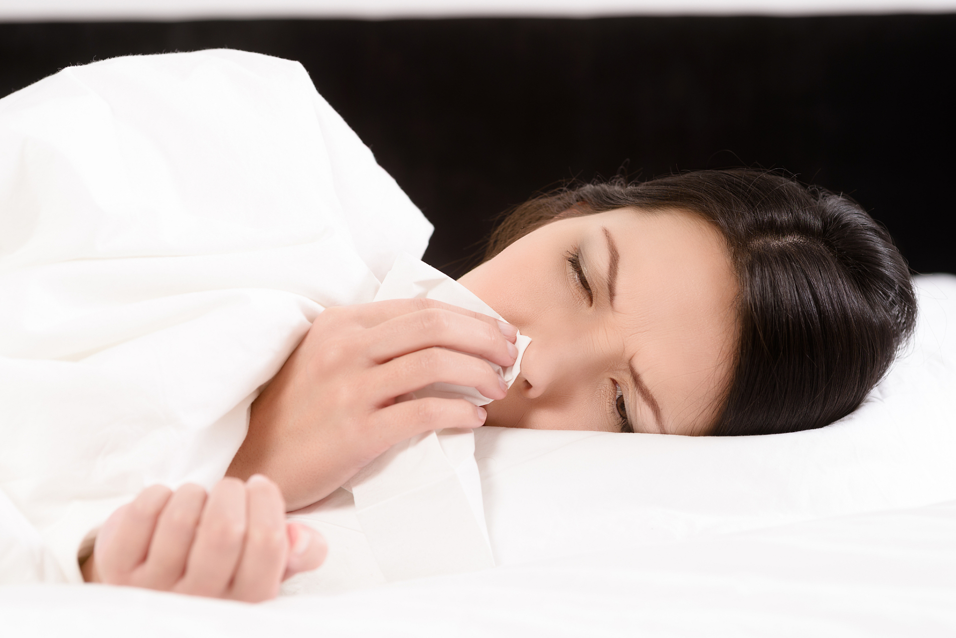 晚上睡觉鼻子不通气真难受,4个小妙招来帮你缓解!