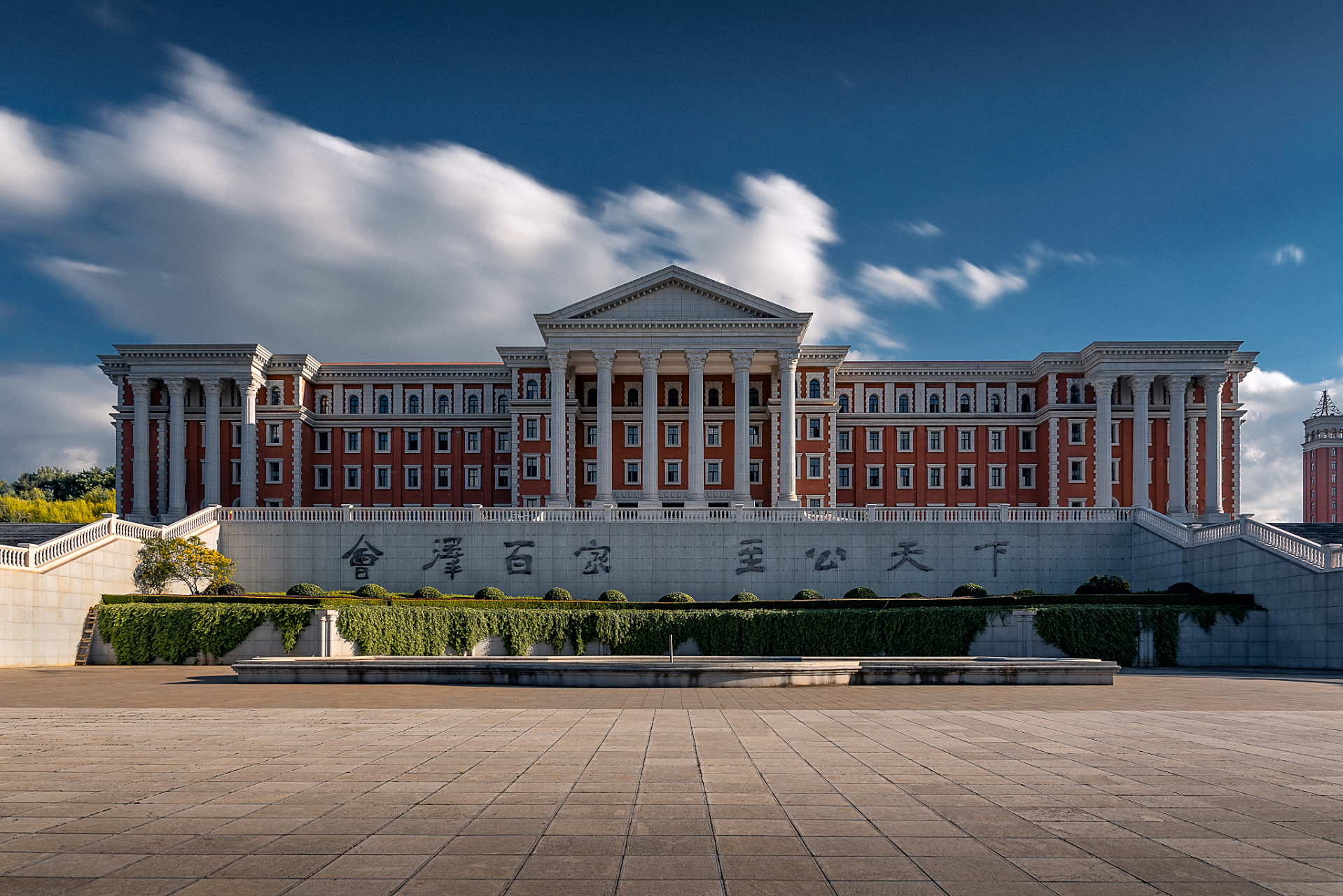 云南省有0所985大学,有1所211大学  云南位于我国的西南部.