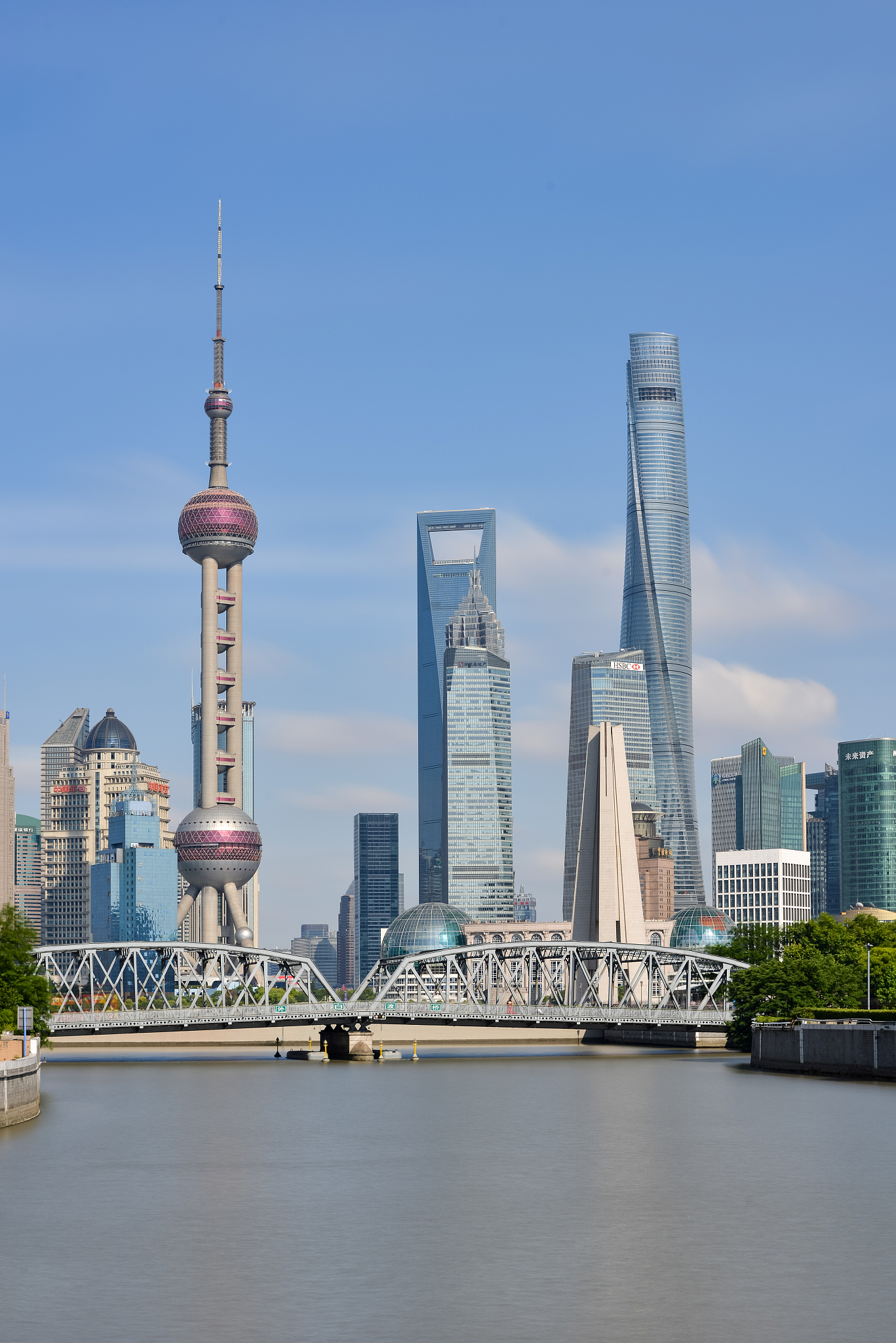 上海,这座东方明珠,自古以来便是经济,文化的交汇之地.