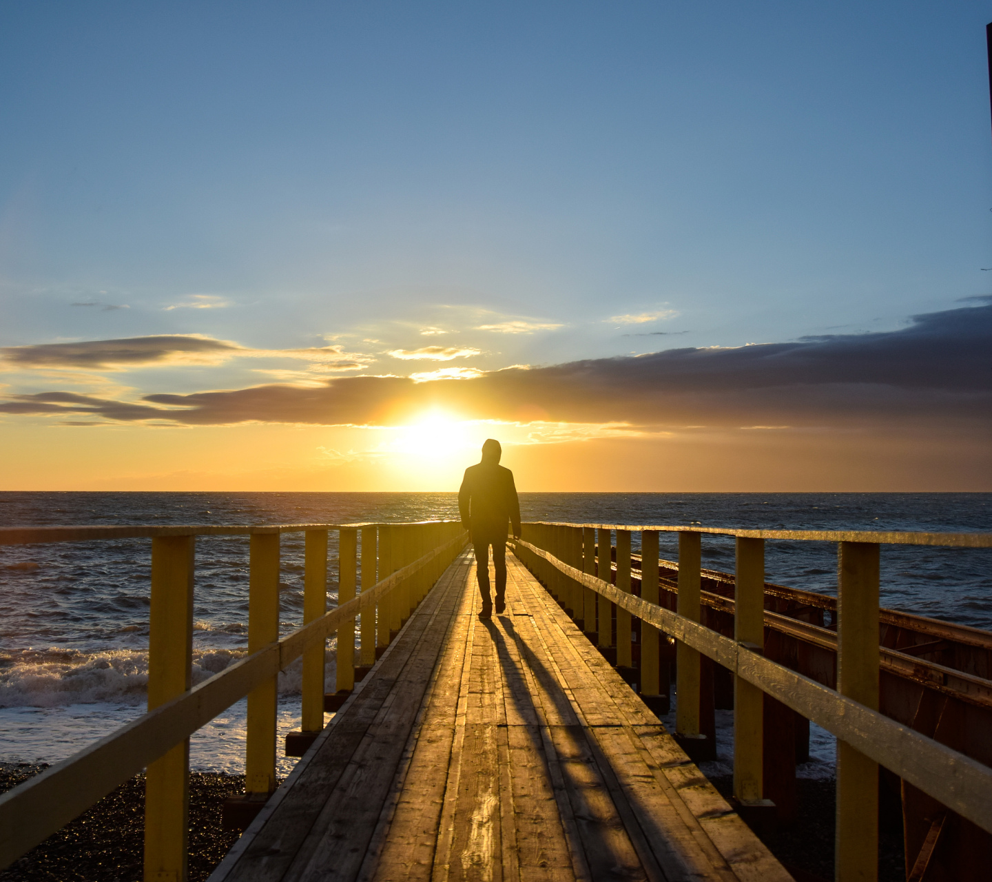 疲惫的脚步,走过了多少路程 也许终点只有绝望和失败