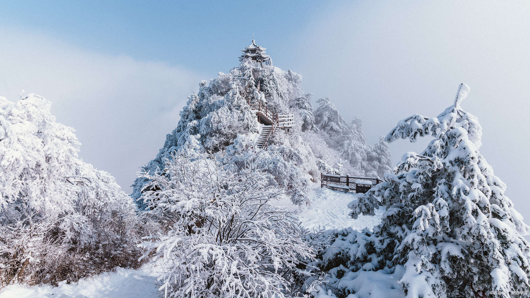 嵩山少林寺:位于河南省登封市,是中国佛教禅宗的发源地和武术的发源地