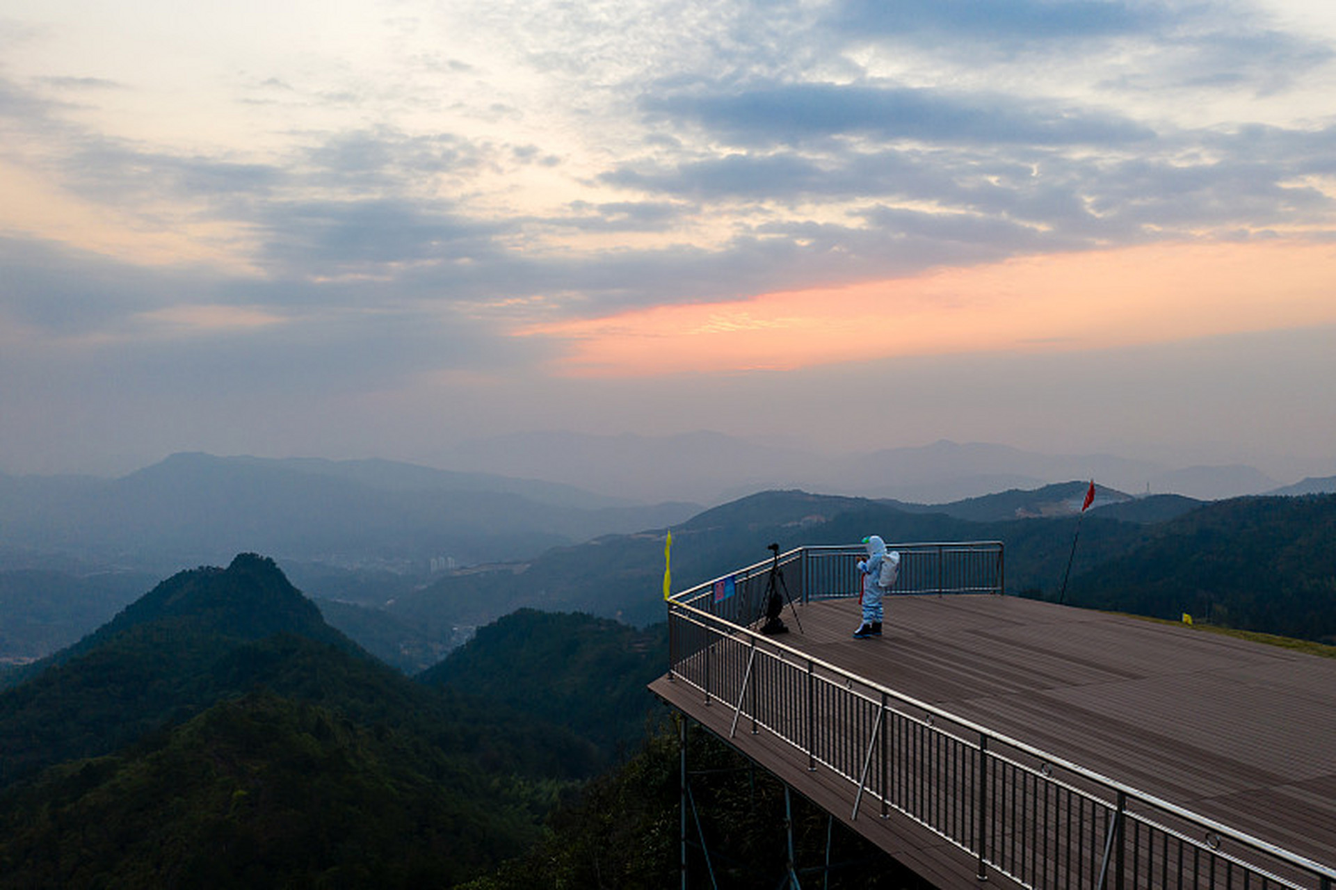 江西武功山明月山旅游区,位于中国宜春市中心城西南15公里处,是一个