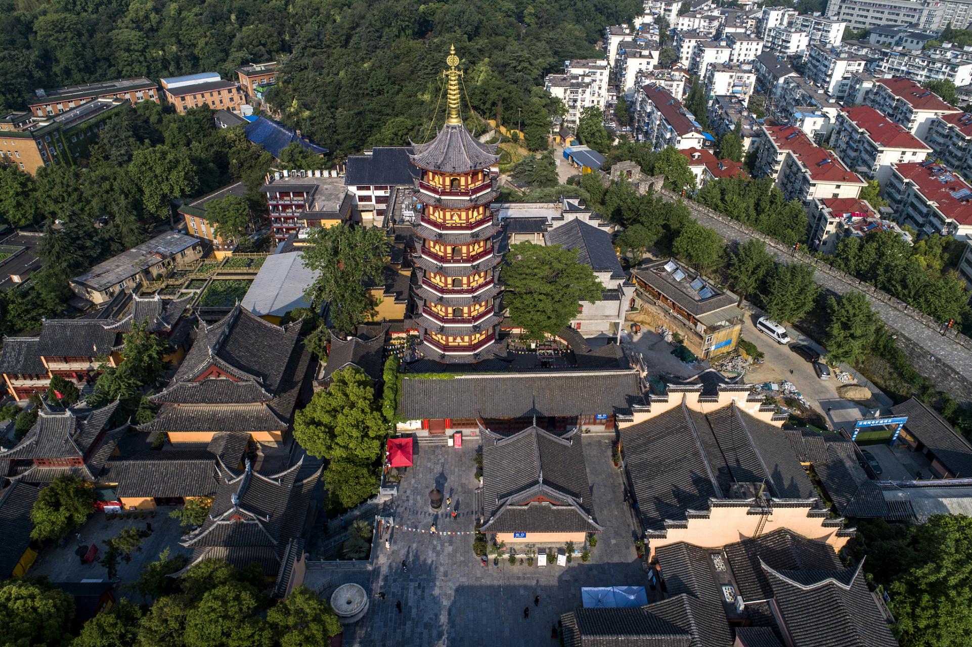探访南京鸡鸣寺,体验千年古刹的沧桑魅力!