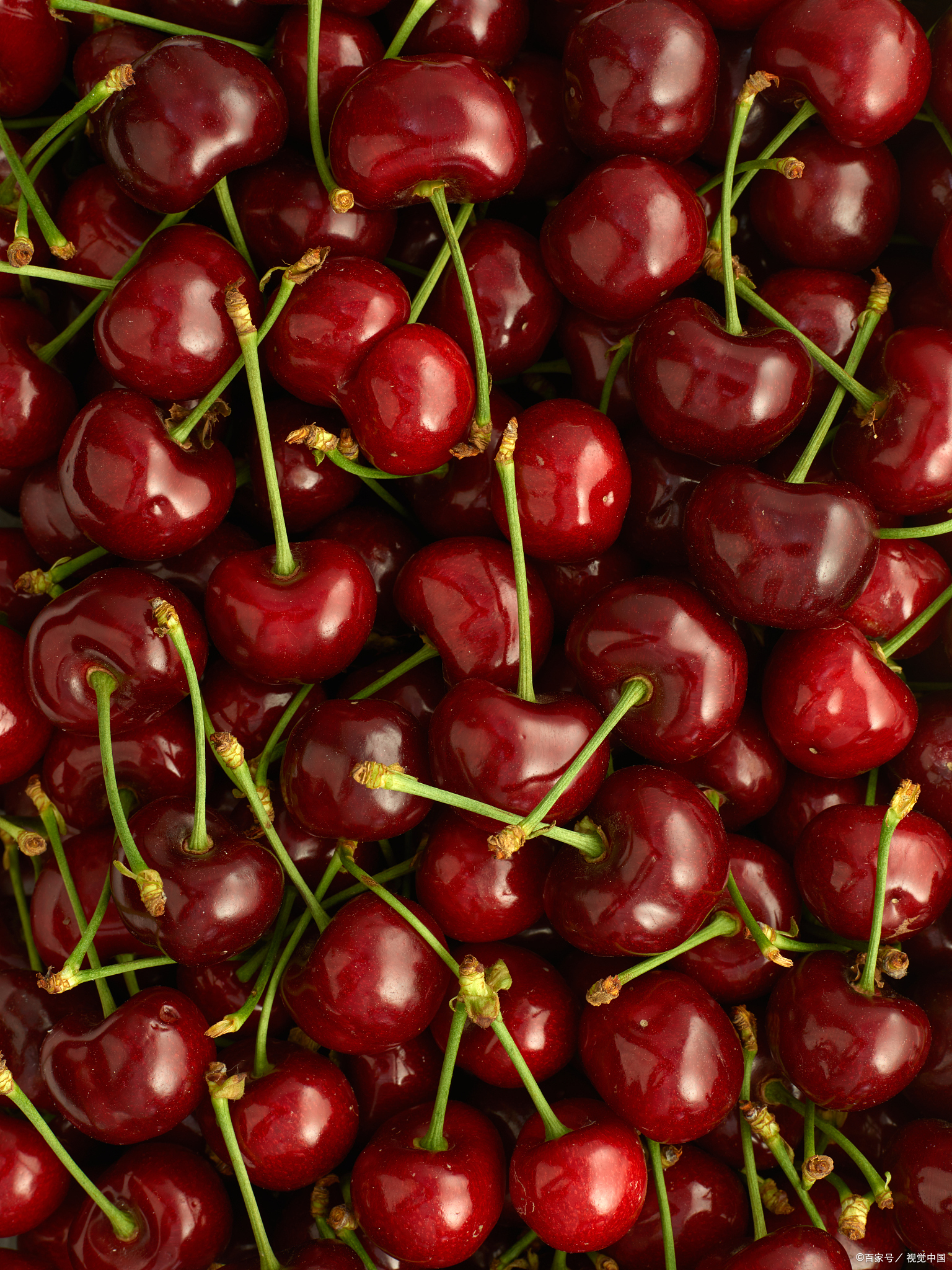 [笑哭]前些天看着车厘子上架,于是随机走访了几家水果店,发现价格比