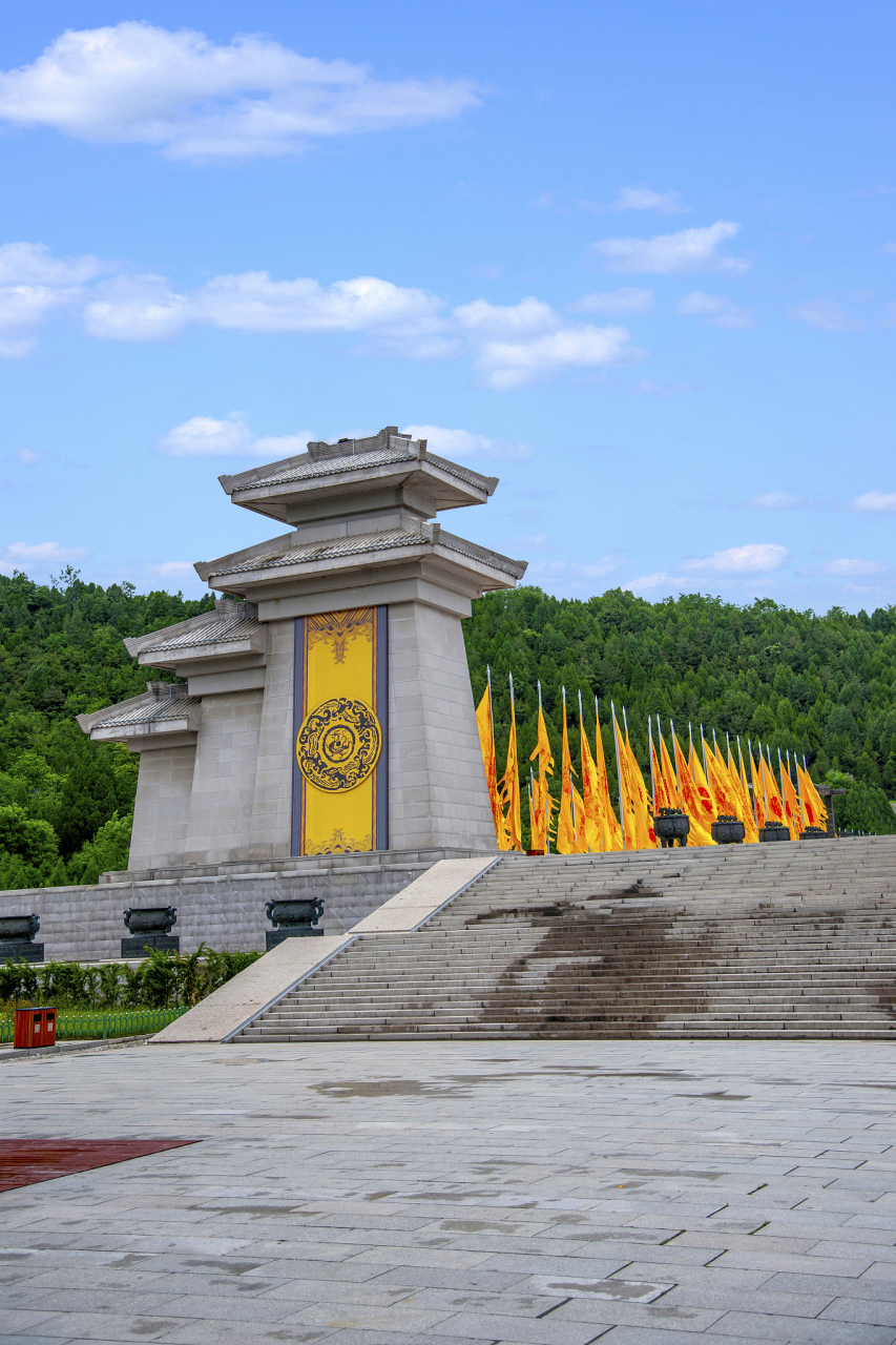 78黄帝陵:寻根祭祖的绝佳之地78  大家好,我想和大家分享一下我最