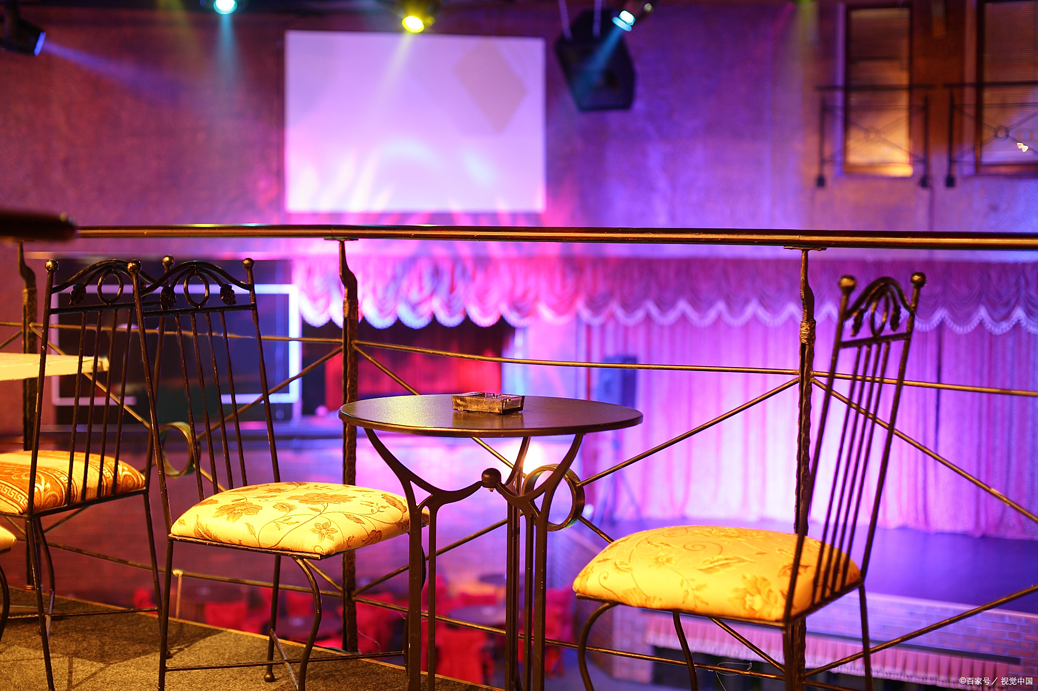 郑州周末去哪玩# 酒吧不仅为.@追落日的人的动态