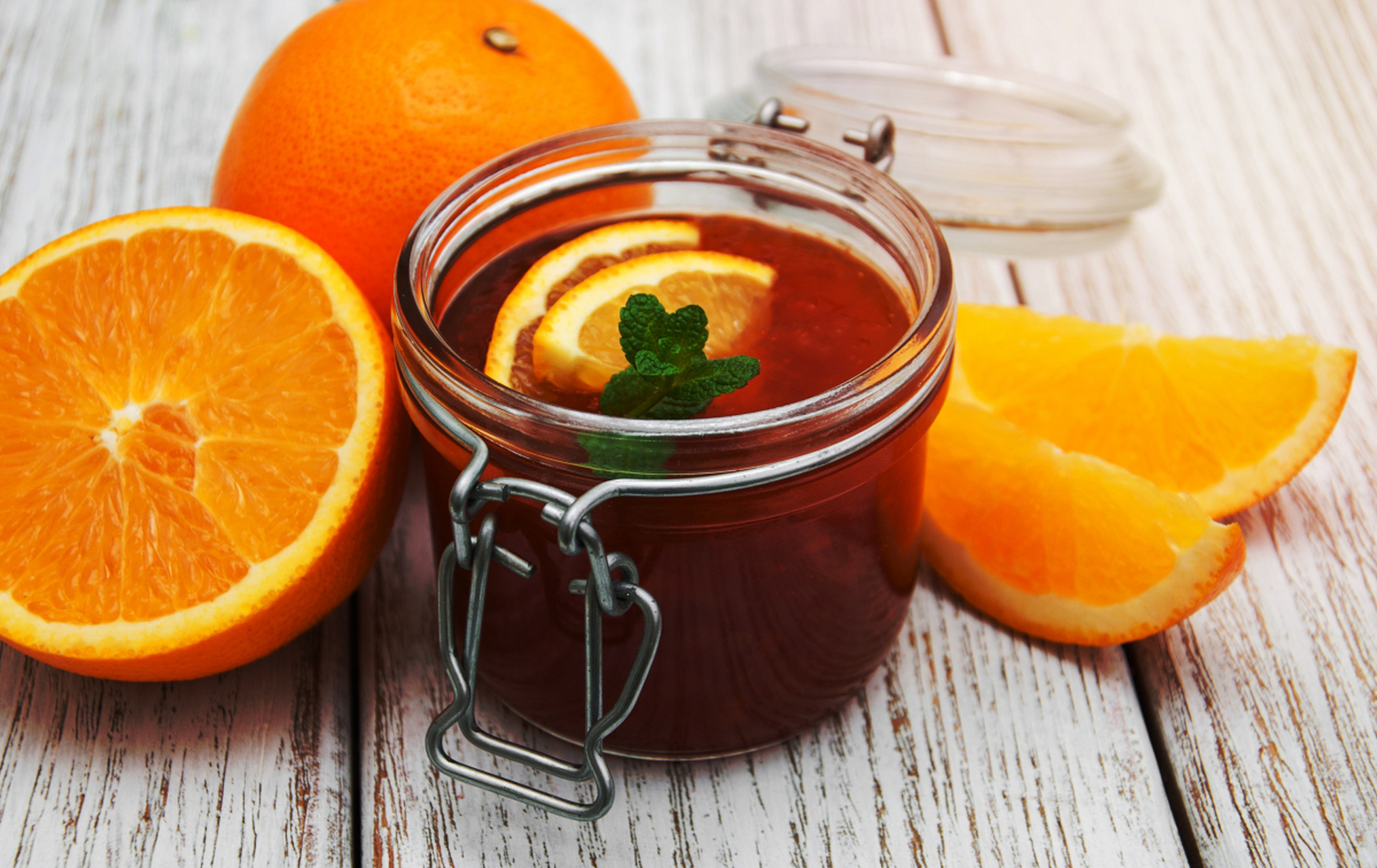 1.橙子蜂蜜: 橙子1个,蜂蜜 50克.