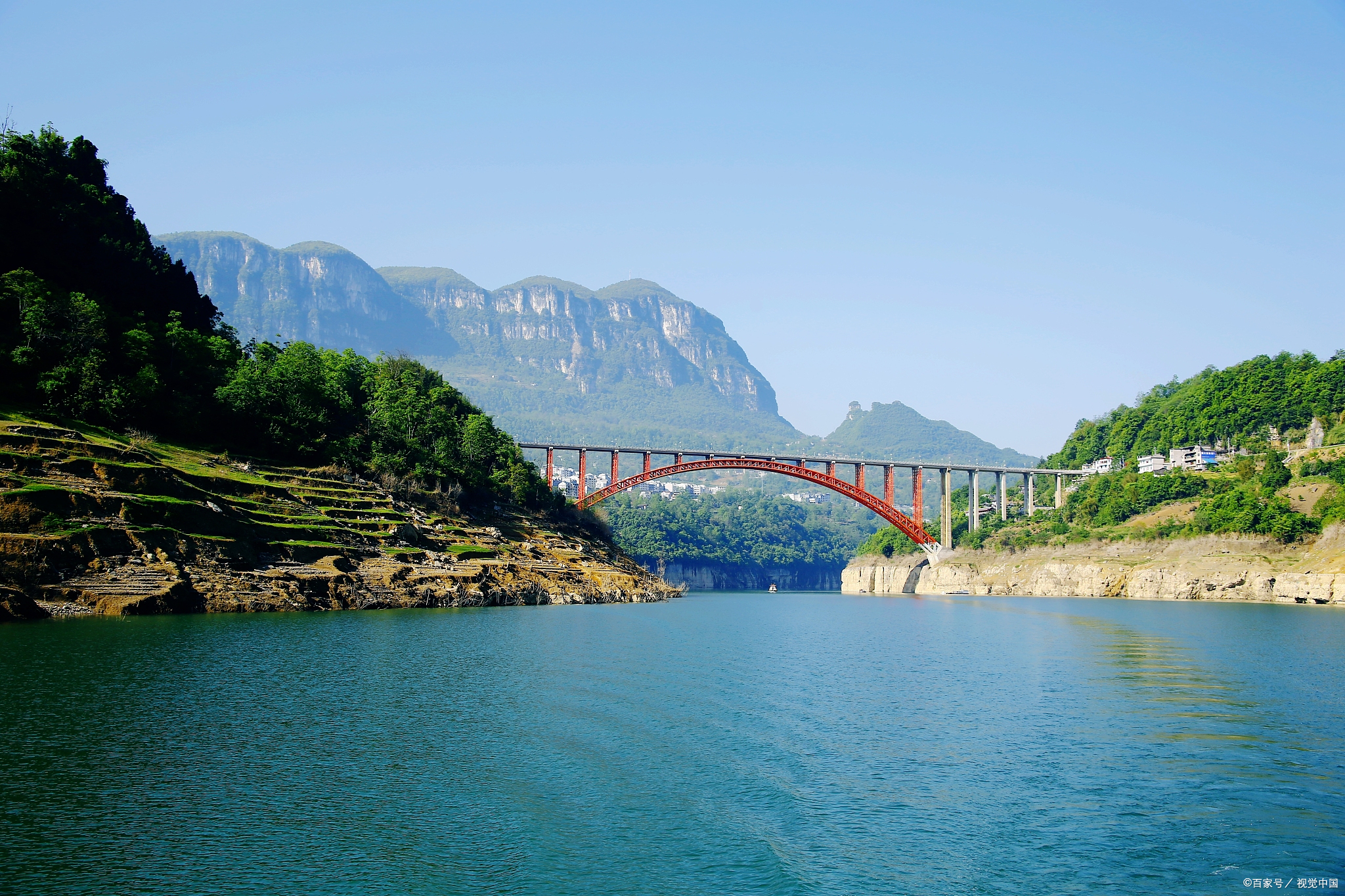 六盘水水城县北盘江,春季江水碧绿两岸青!