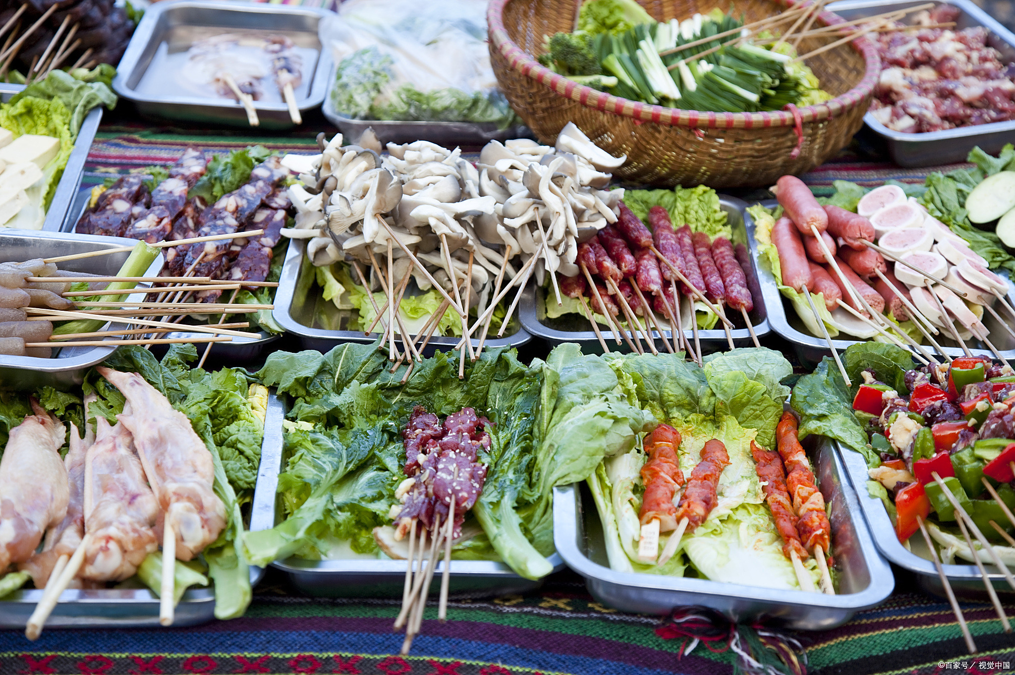 烧烤菜品大全,让你一次尝遍各种美味!  一,肉类烧烤  1.