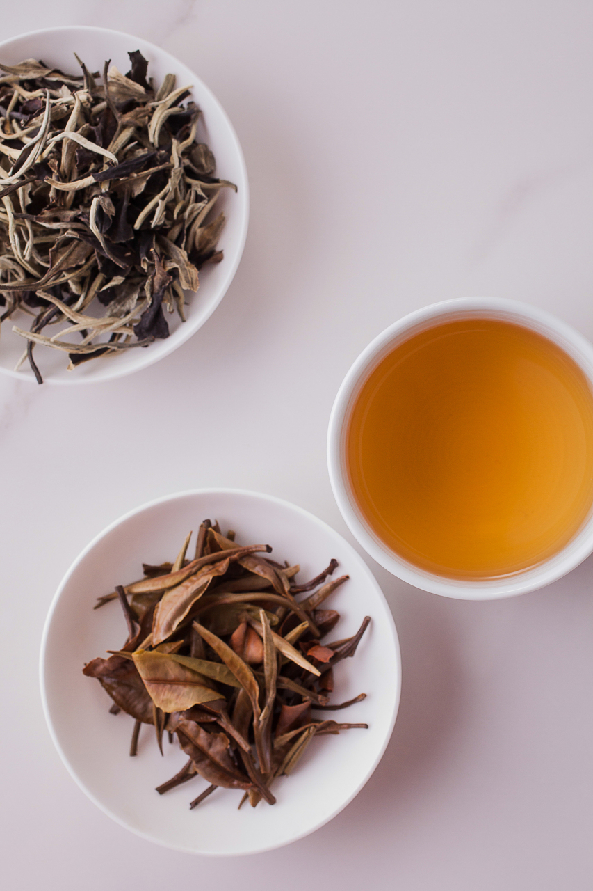 武夷正山小种红茶产自福建武夷山地区,是高品质的高档次茶叶,茶汤红亮